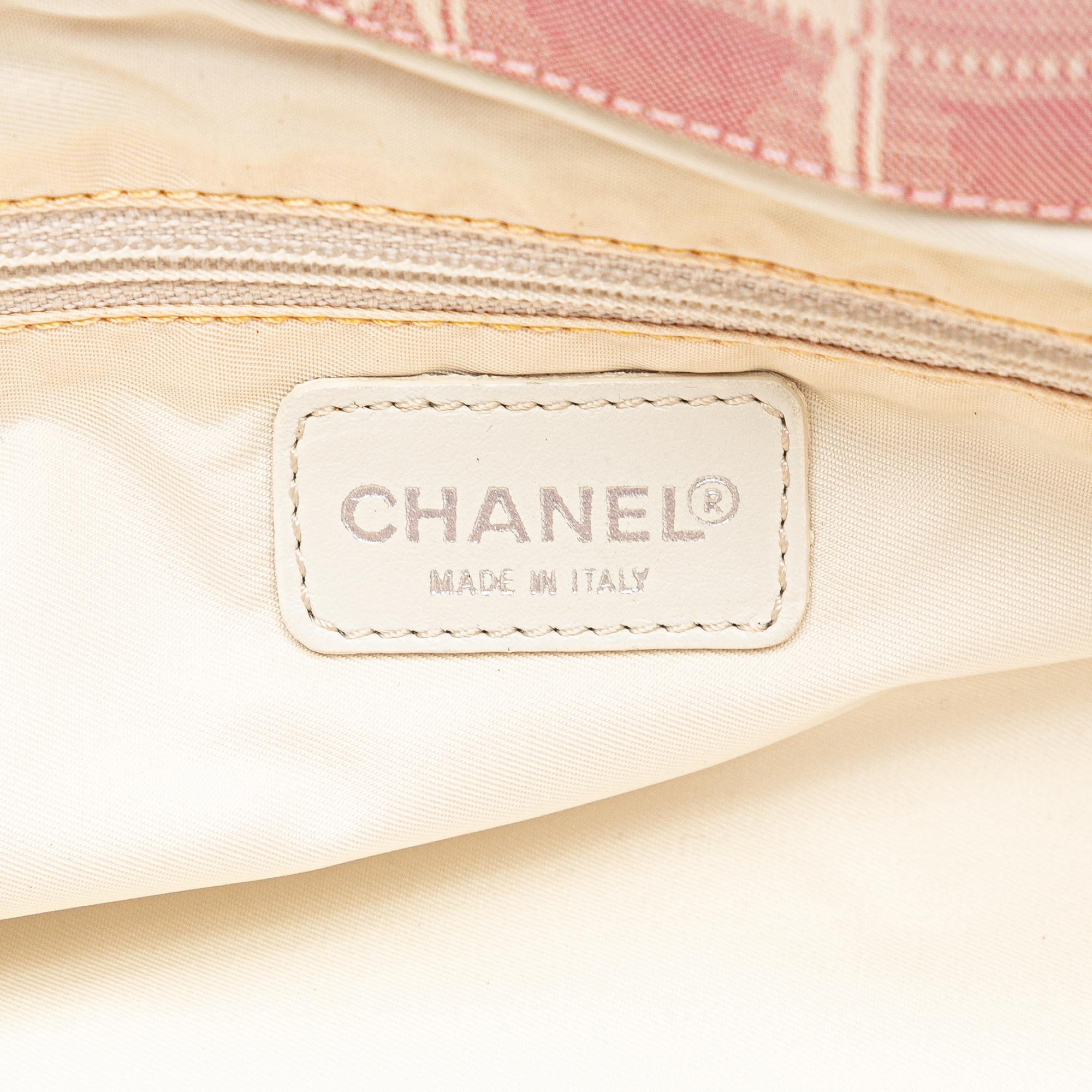 Chanel New Travel Line Tote (SHG-FmjYCT)
