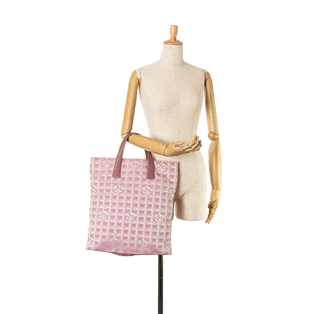 Chanel New Travel Line Tote (SHG-FmjYCT)