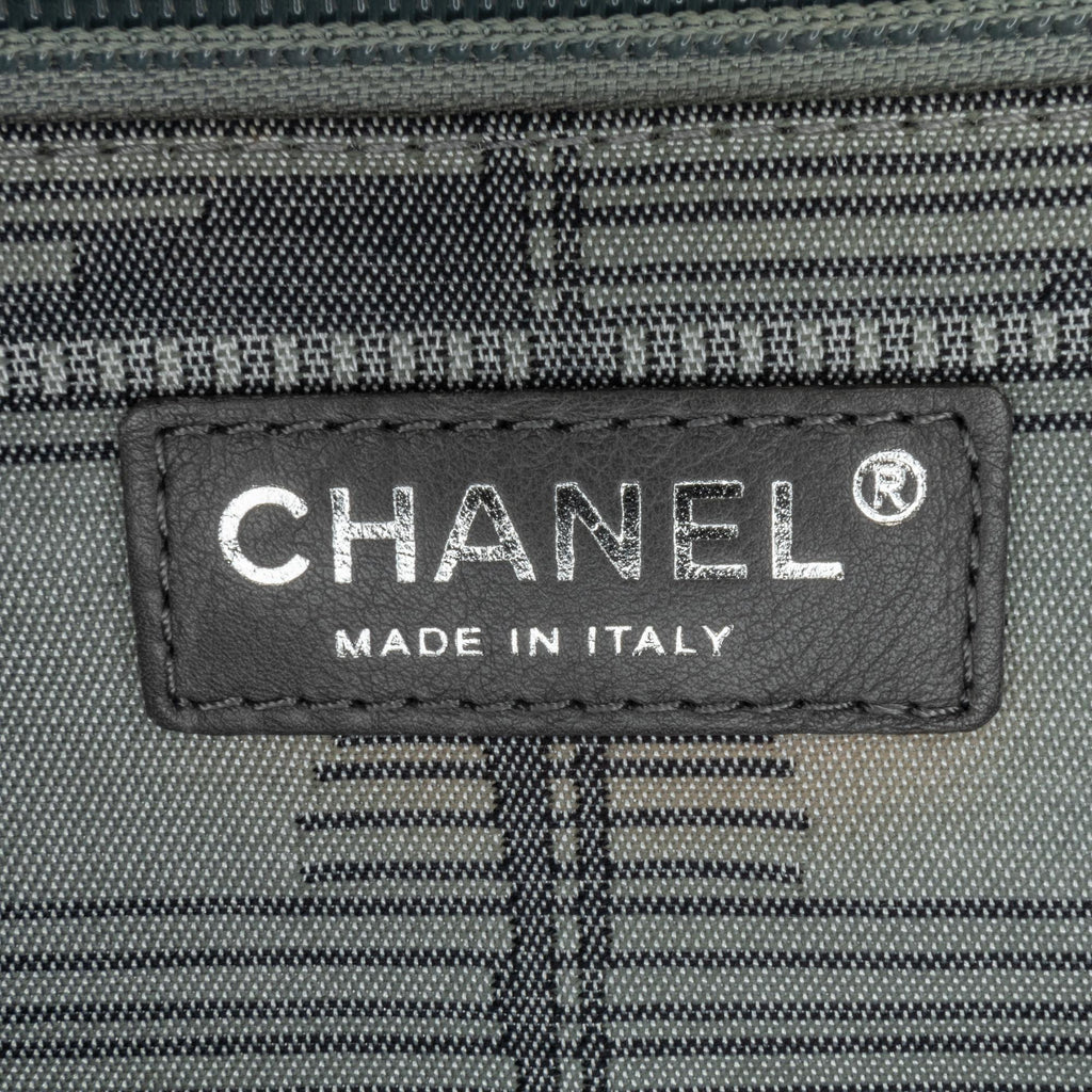 Chanel New Travel Line Tote (SHG-IlYJft)