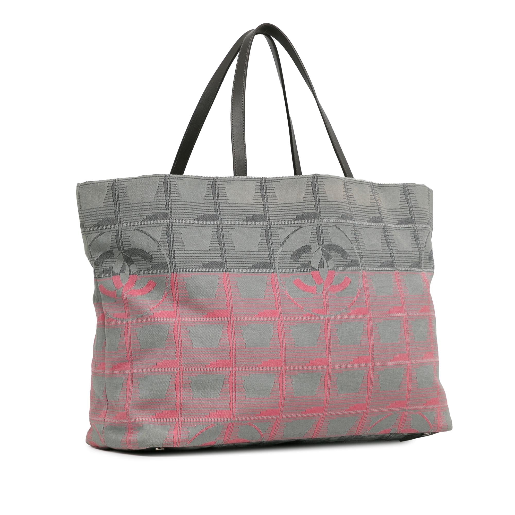Chanel New Travel Line Tote (SHG-IlYJft)