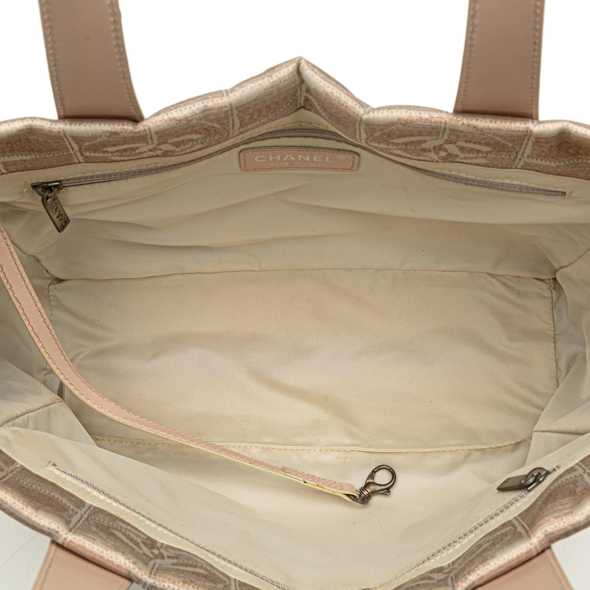 Chanel New Travel Line Tote (SHG-ja8fnF)