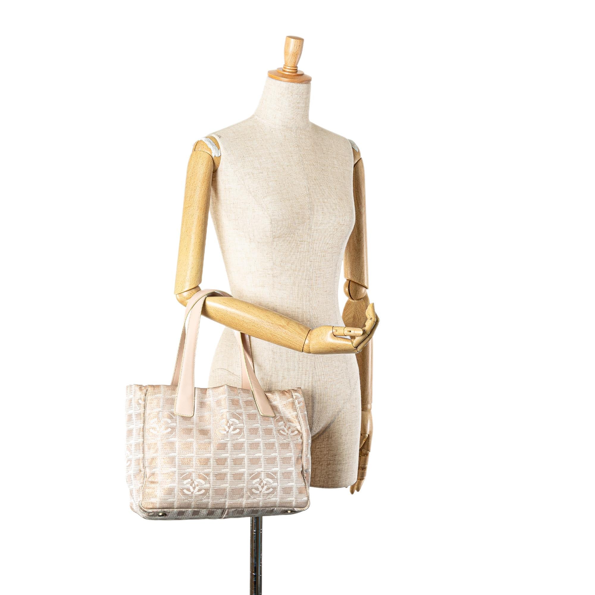 Chanel New Travel Line Tote (SHG-ja8fnF)
