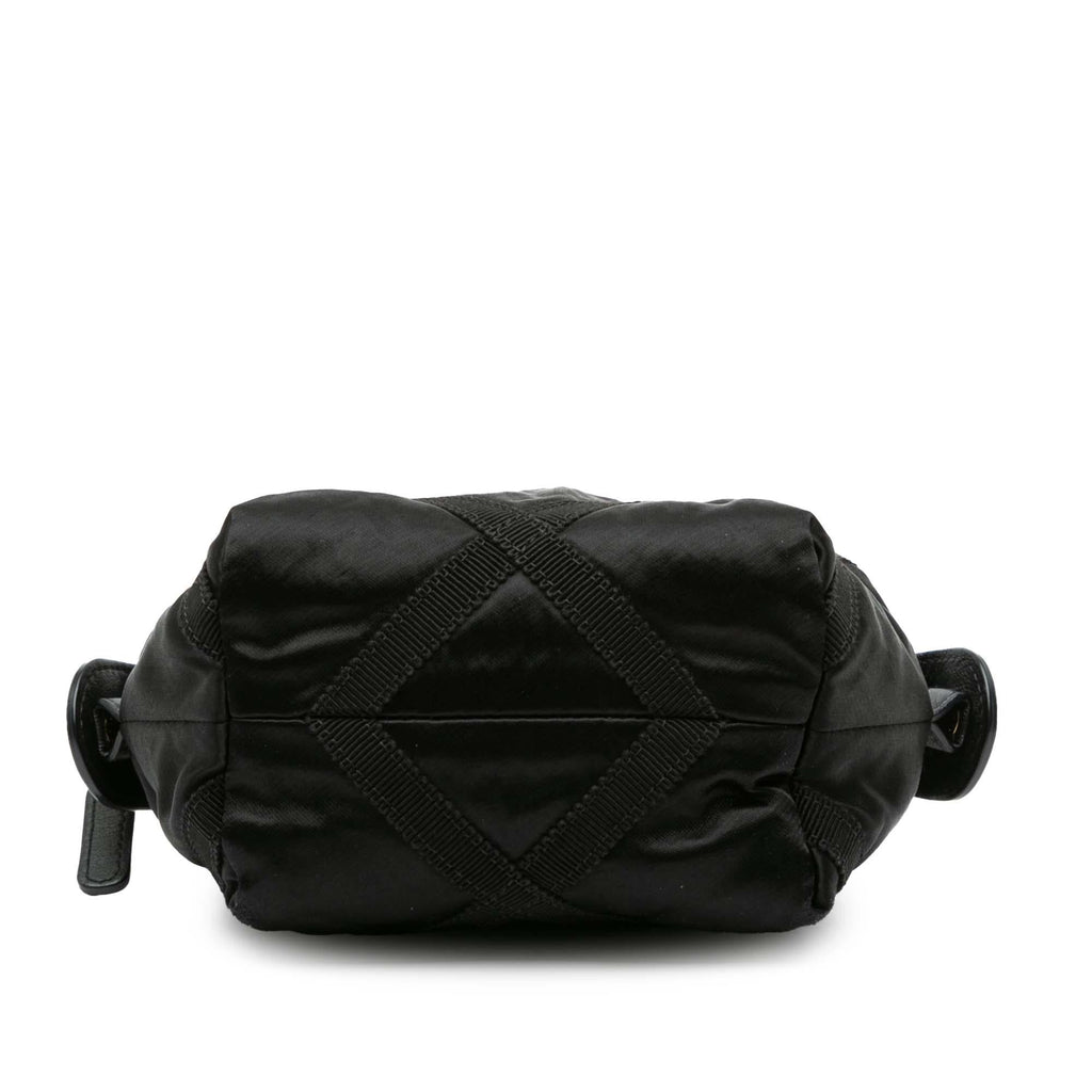 Chanel Nylon Grosgrain Lifestyle Clutch with Chain (SHG-UydKYK)