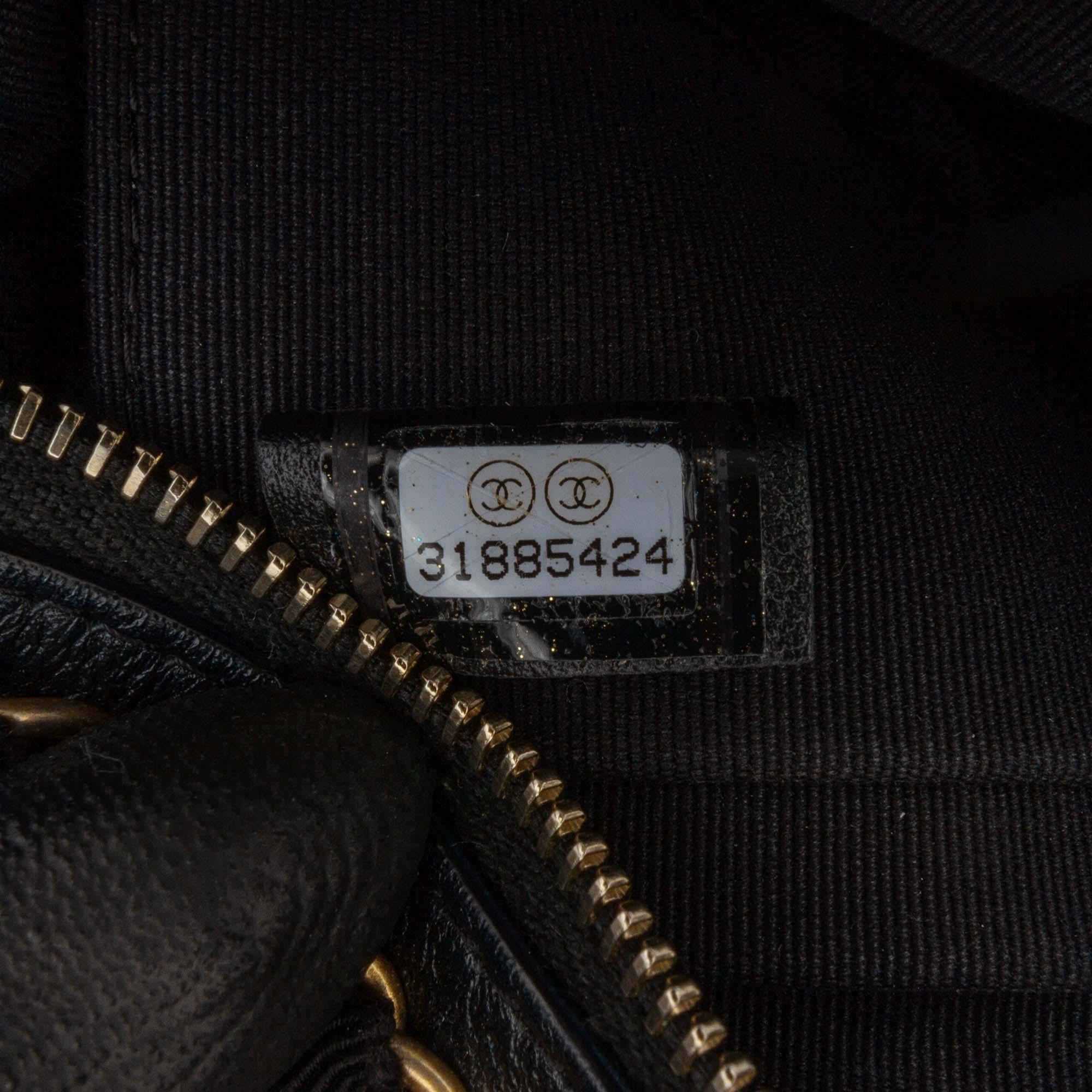 Chanel Nylon Grosgrain Lifestyle Clutch with Chain (SHG-UydKYK)