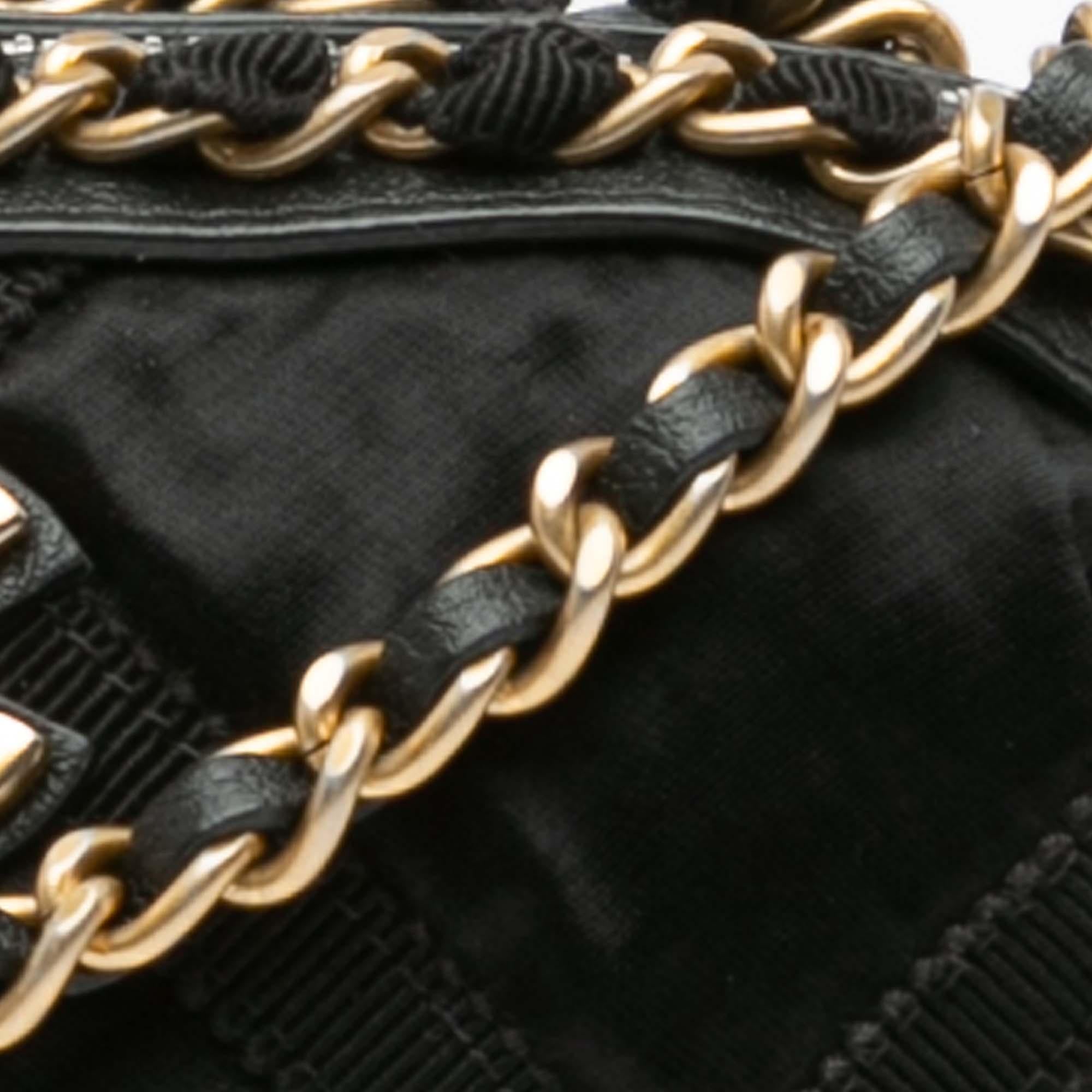 Chanel Nylon Grosgrain Lifestyle Clutch with Chain (SHG-UydKYK)