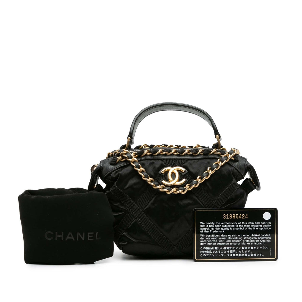 Chanel Nylon Grosgrain Lifestyle Clutch with Chain (SHG-UydKYK)