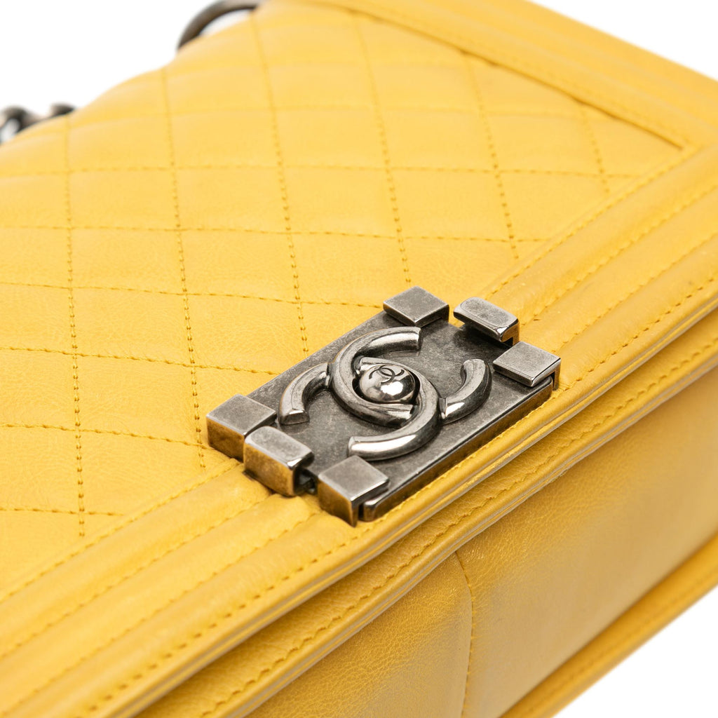 Chanel Old Medium Quilted Calfskin Boy Flap