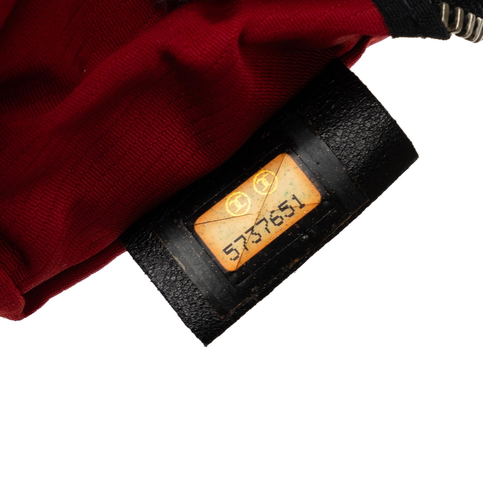 Chanel Old Travel Line Pouch (SHG-pKvZqJ)
