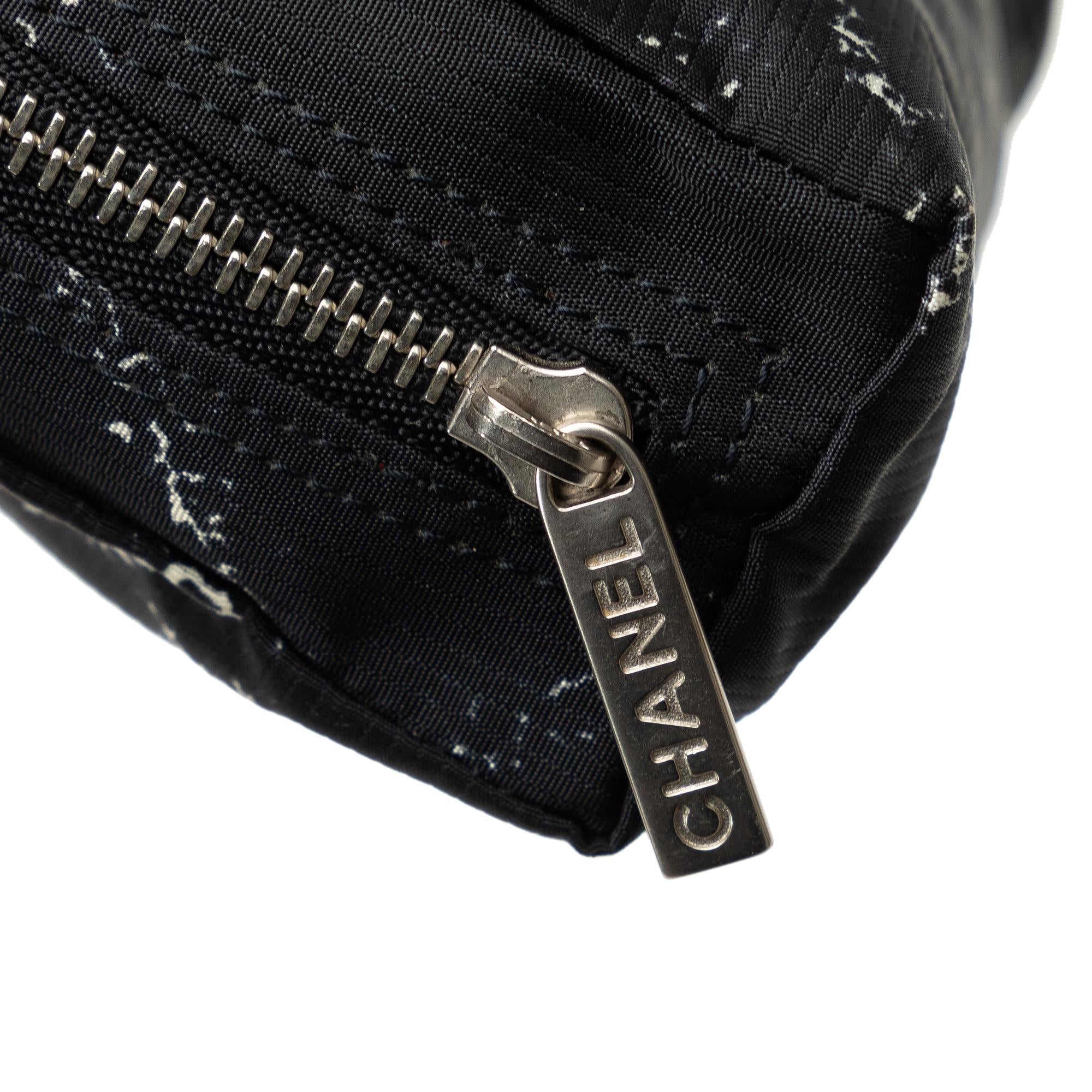 Chanel Old Travel Line Pouch (SHG-pKvZqJ)