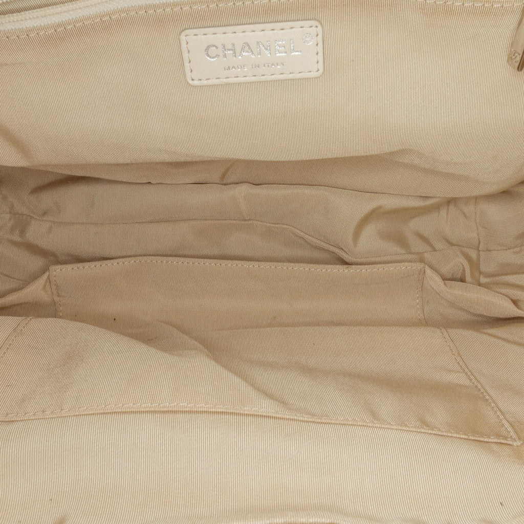 Chanel PVC 31 Shopping Tote (SHG-ZTTUNR)