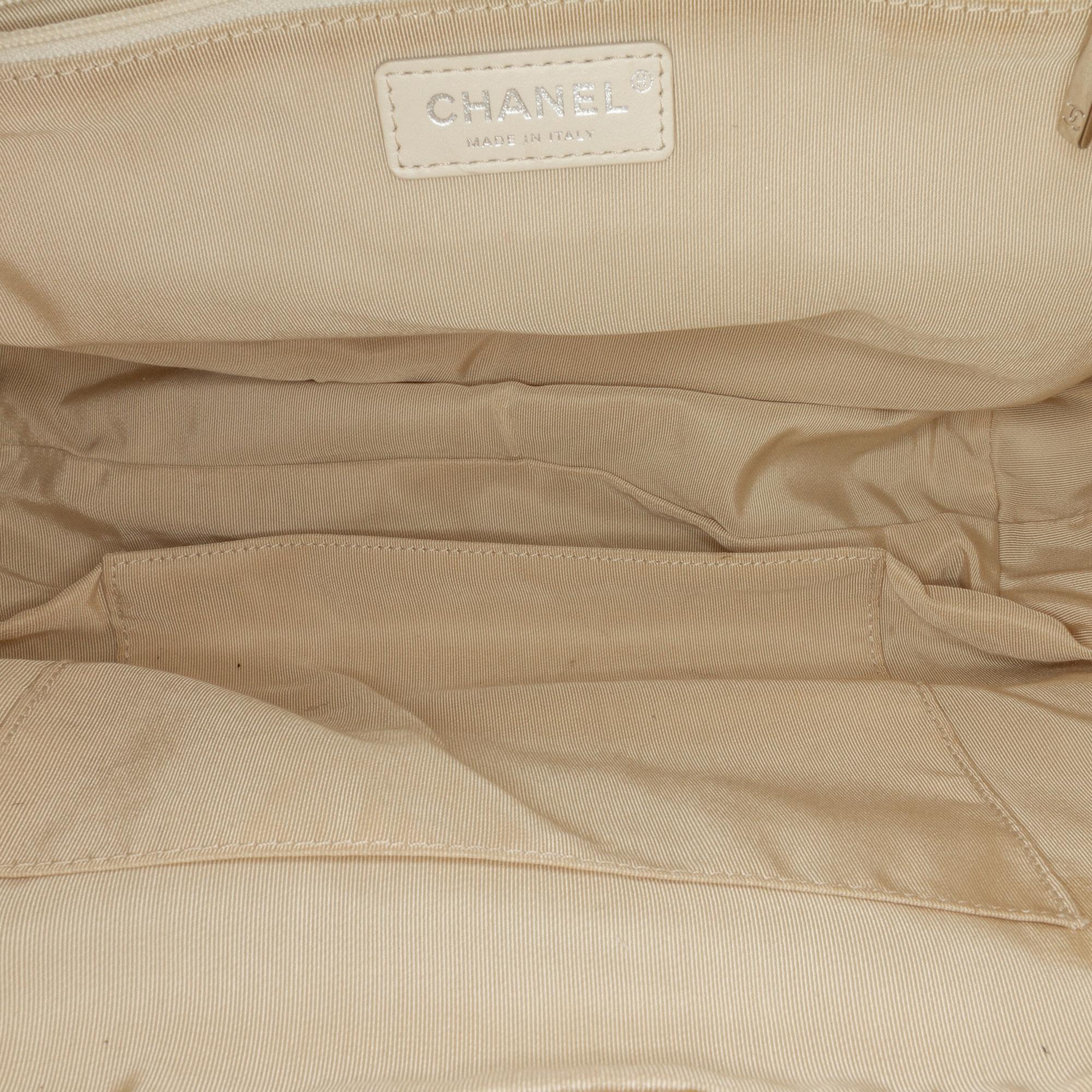 Chanel PVC 31 Shopping Tote (SHG-ZTTUNR)
