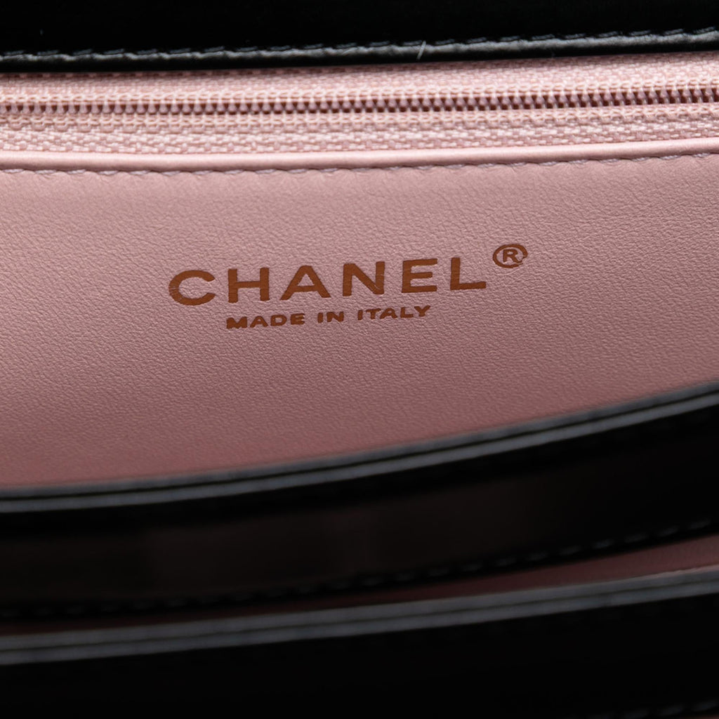 Chanel Paris Cosmopolite Aged Calfskin Straight Lined Flap