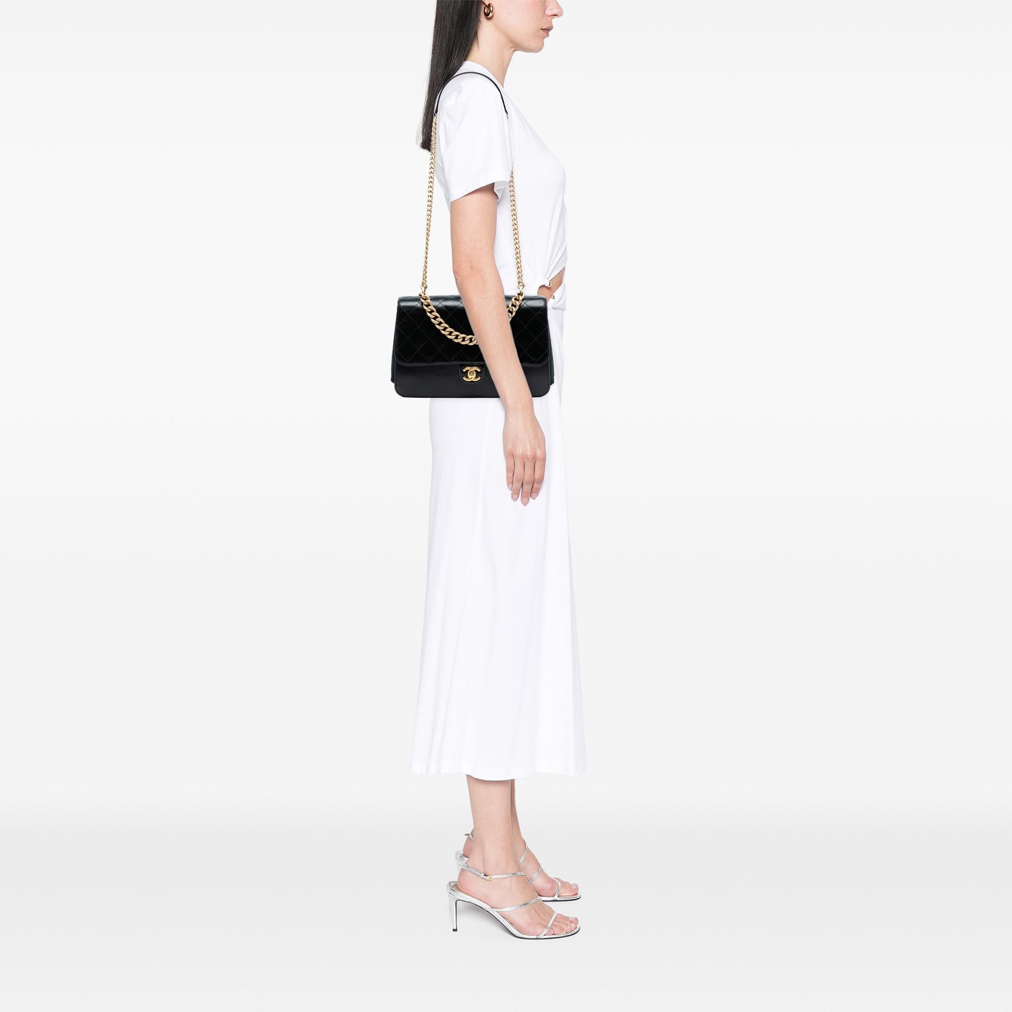 Chanel Paris Cosmopolite Aged Calfskin Straight Lined Flap