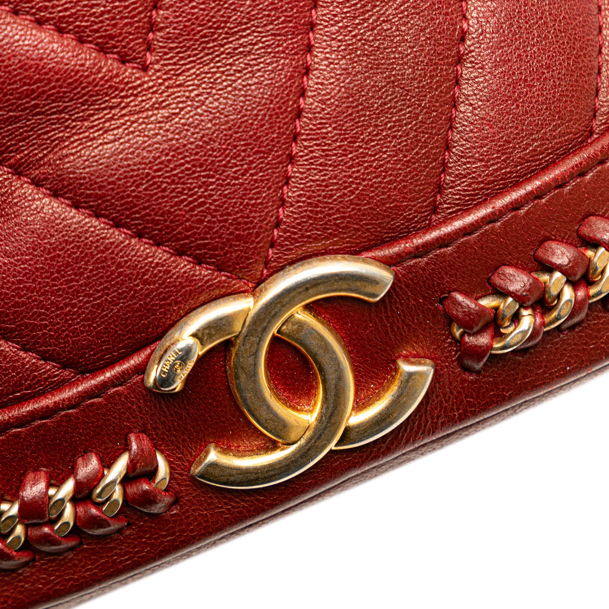 Chanel Paris Cosmopolite Small Chevron Lambskin Bucket Bag (SHG-3IzII1)
