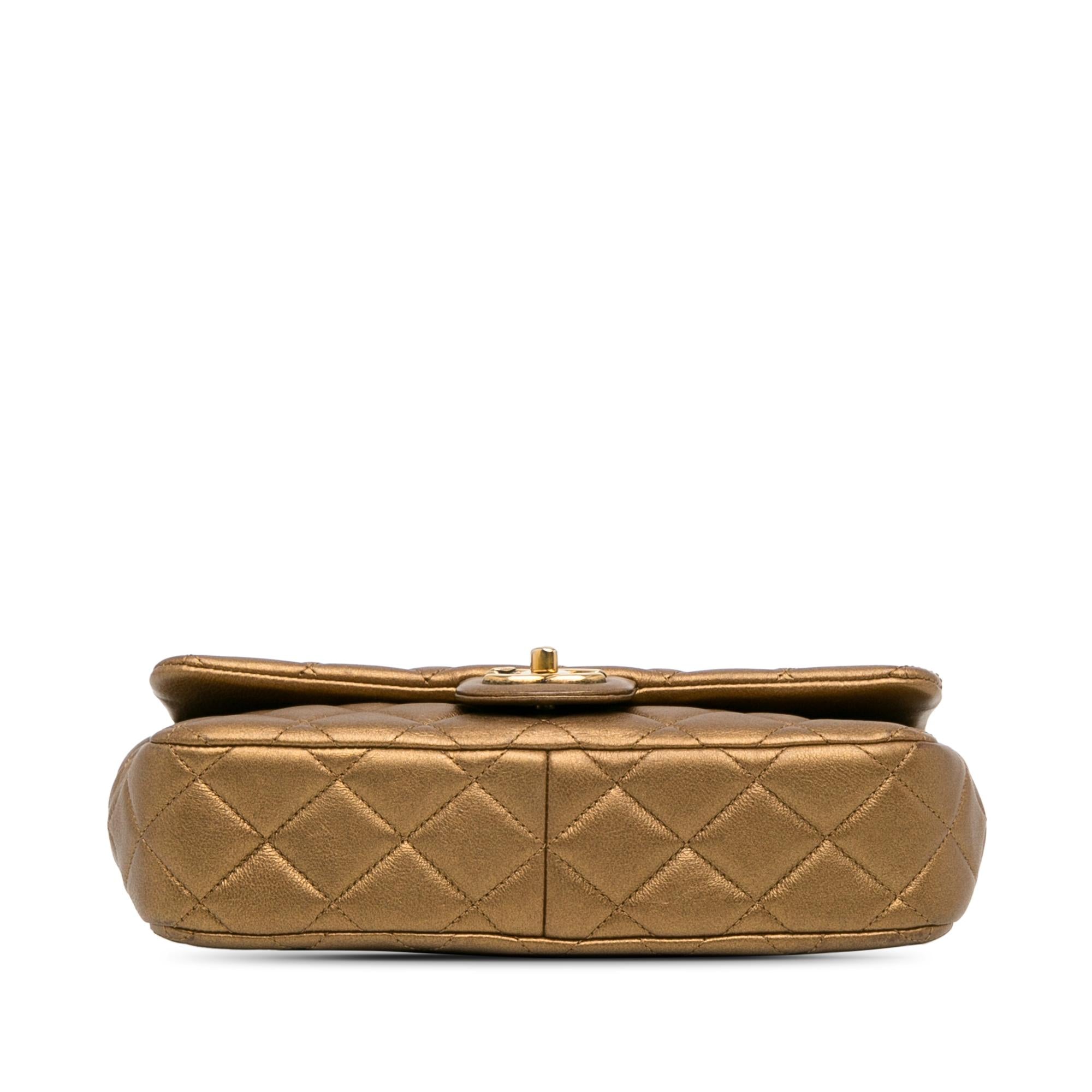 Chanel Paris-Salzburg Metallic Lambskin CC Eyelet Flap (SHG-E5PCT2)