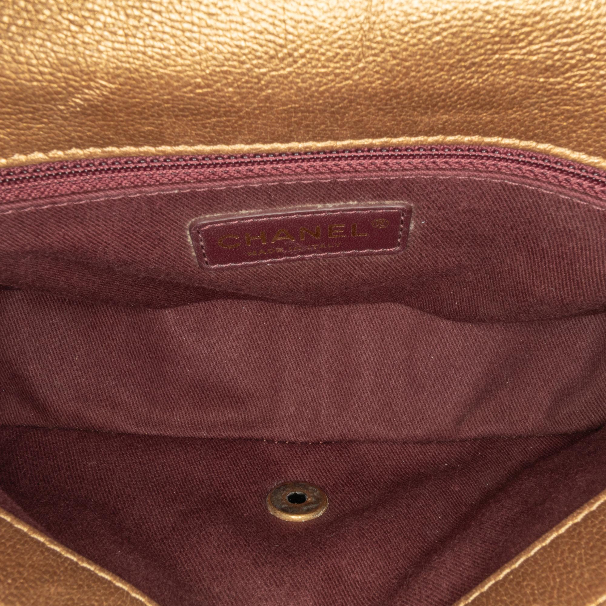 Chanel Paris-Salzburg Metallic Lambskin CC Eyelet Flap (SHG-E5PCT2)