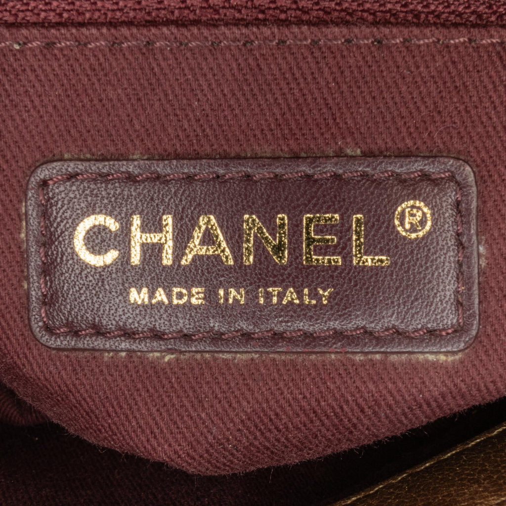 Chanel Paris-Salzburg Metallic Lambskin CC Eyelet Flap (SHG-E5PCT2)