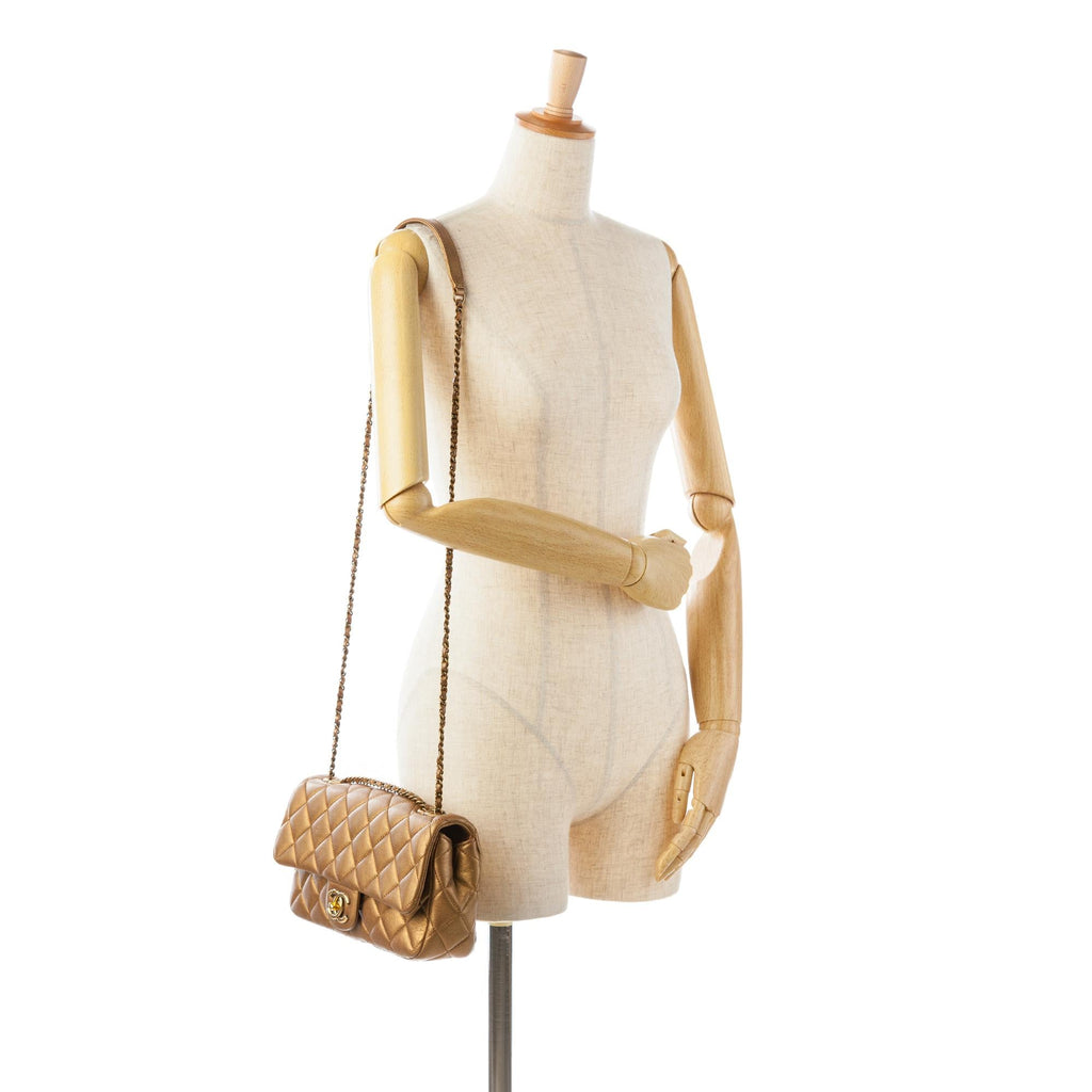 Chanel Paris-Salzburg Metallic Lambskin CC Eyelet Flap (SHG-E5PCT2)