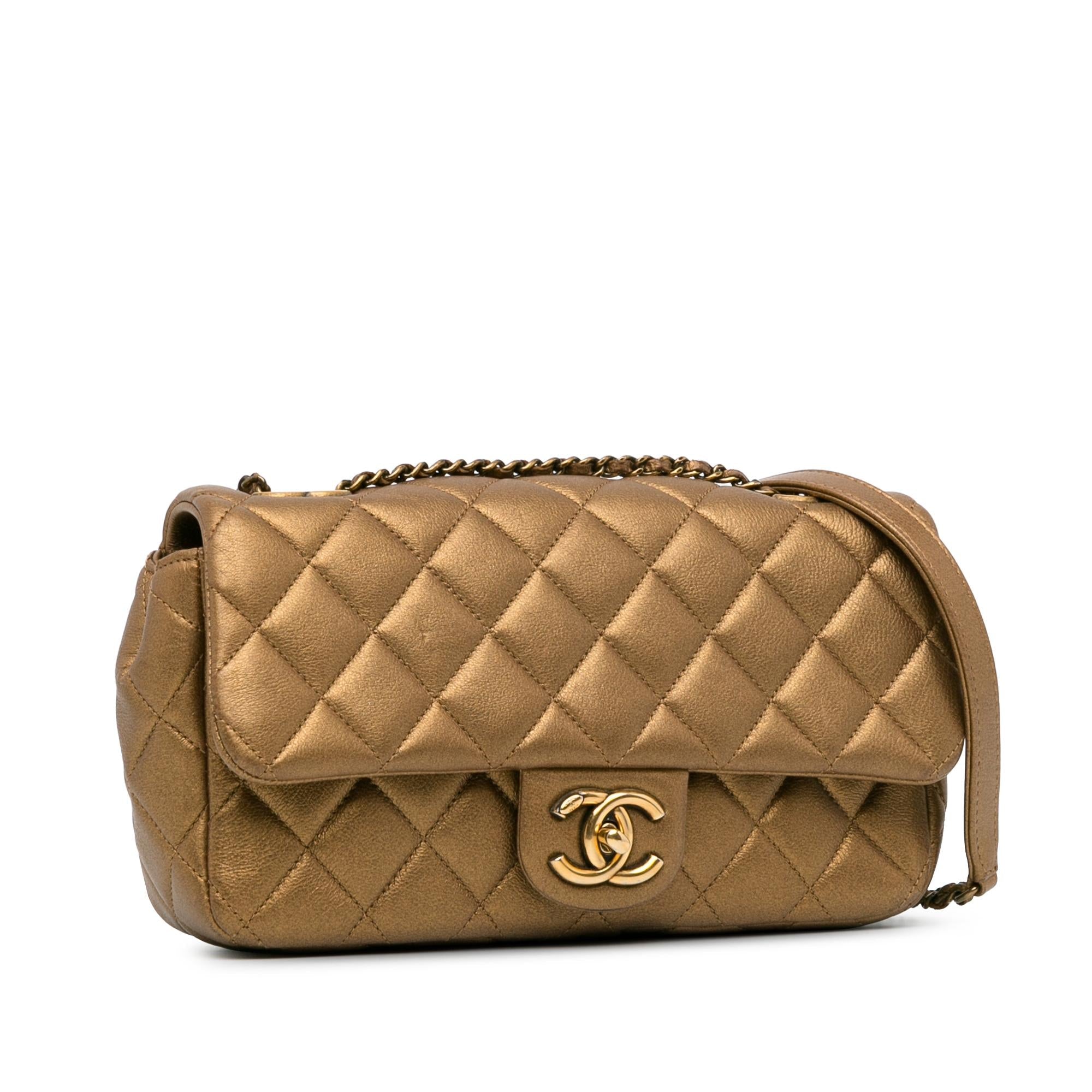 Chanel Paris-Salzburg Metallic Lambskin CC Eyelet Flap (SHG-E5PCT2)