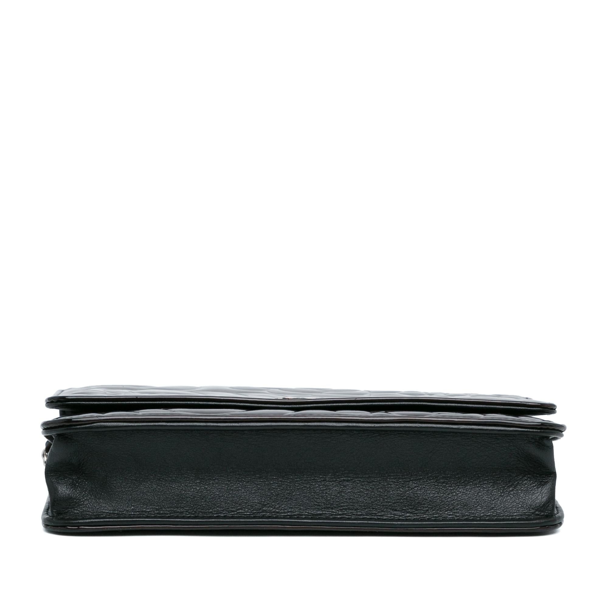 Chanel Patent Camellia Wallet On Chain (SHG-s5zcX3)