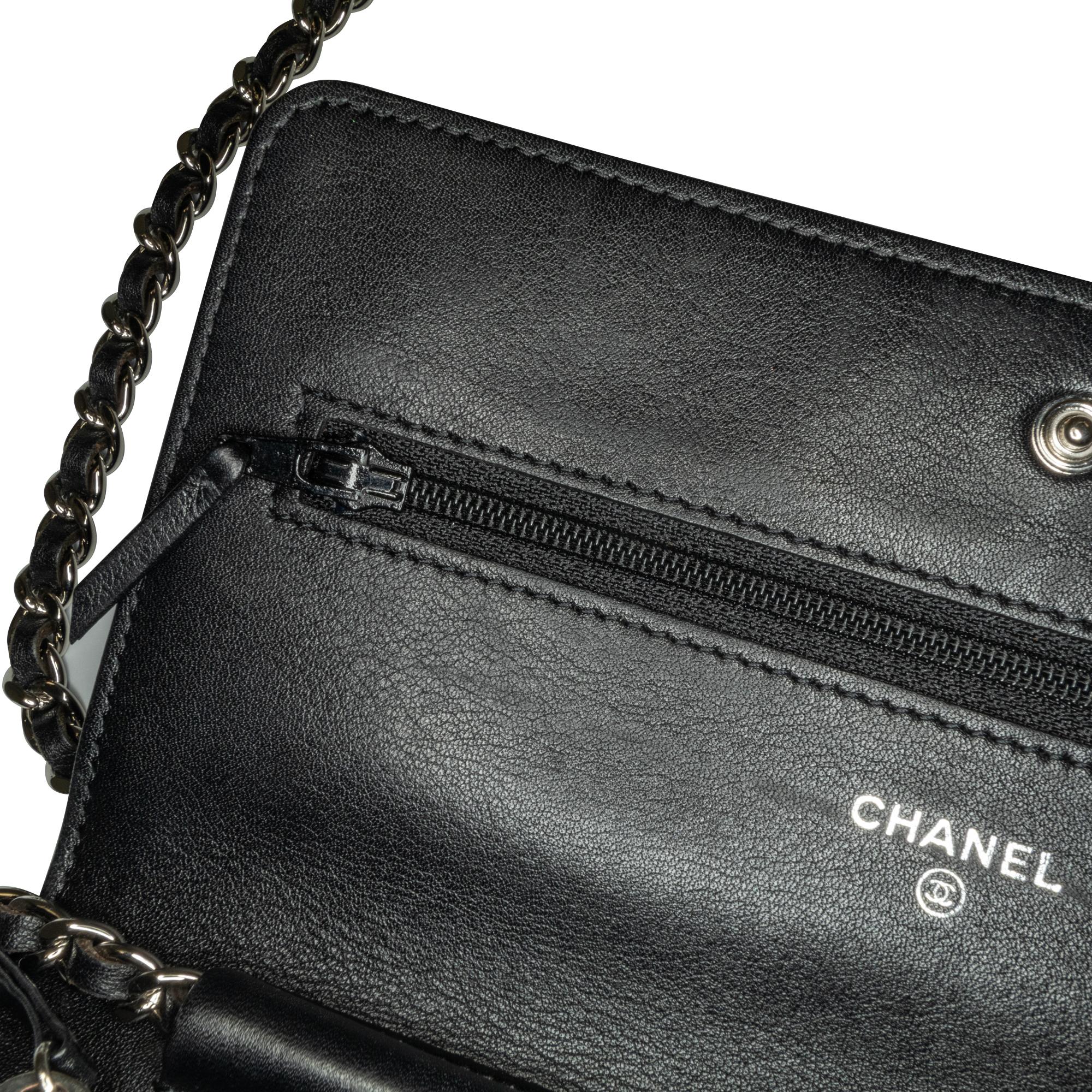 Chanel Patent Camellia Wallet On Chain (SHG-s5zcX3)