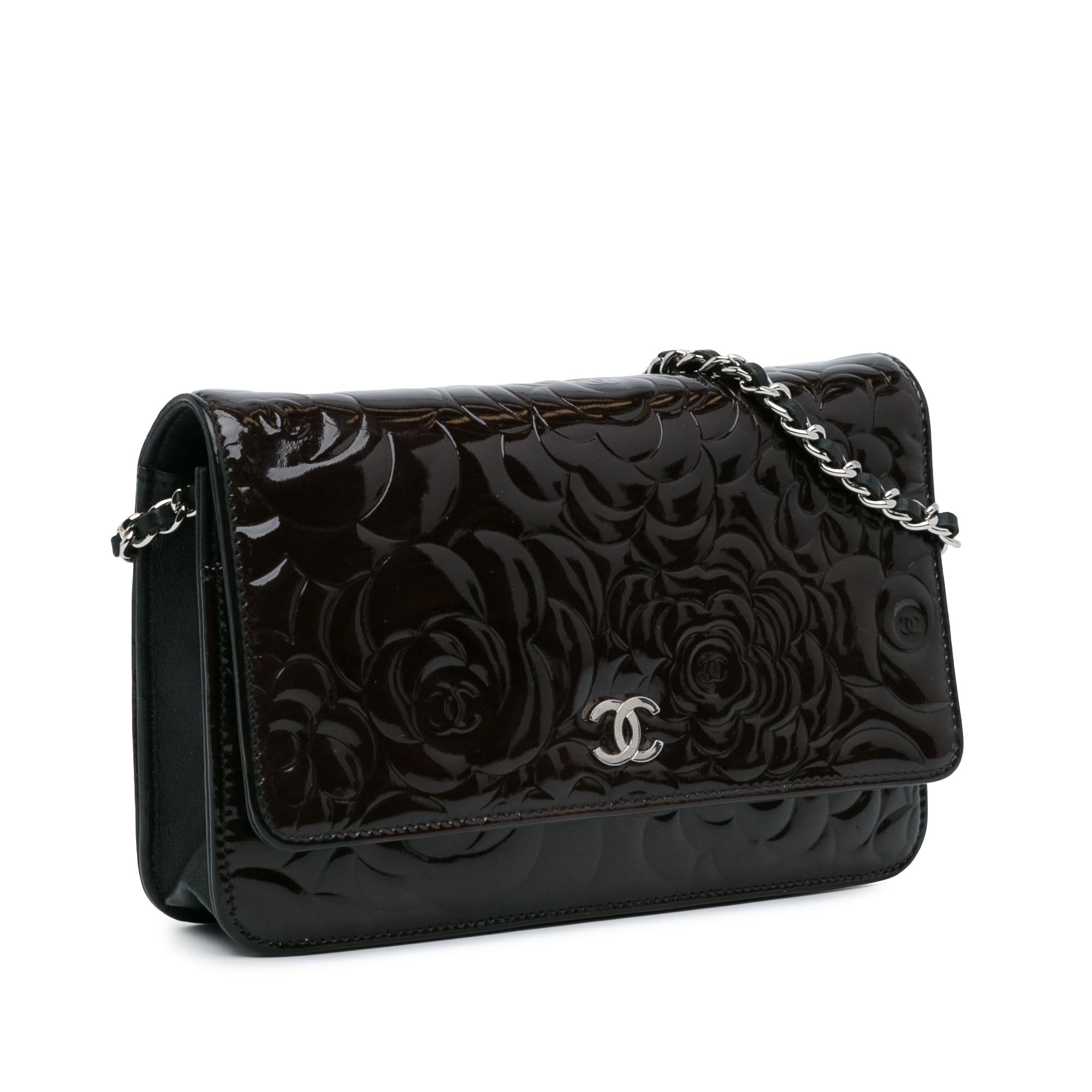 Chanel Patent Camellia Wallet On Chain (SHG-s5zcX3)