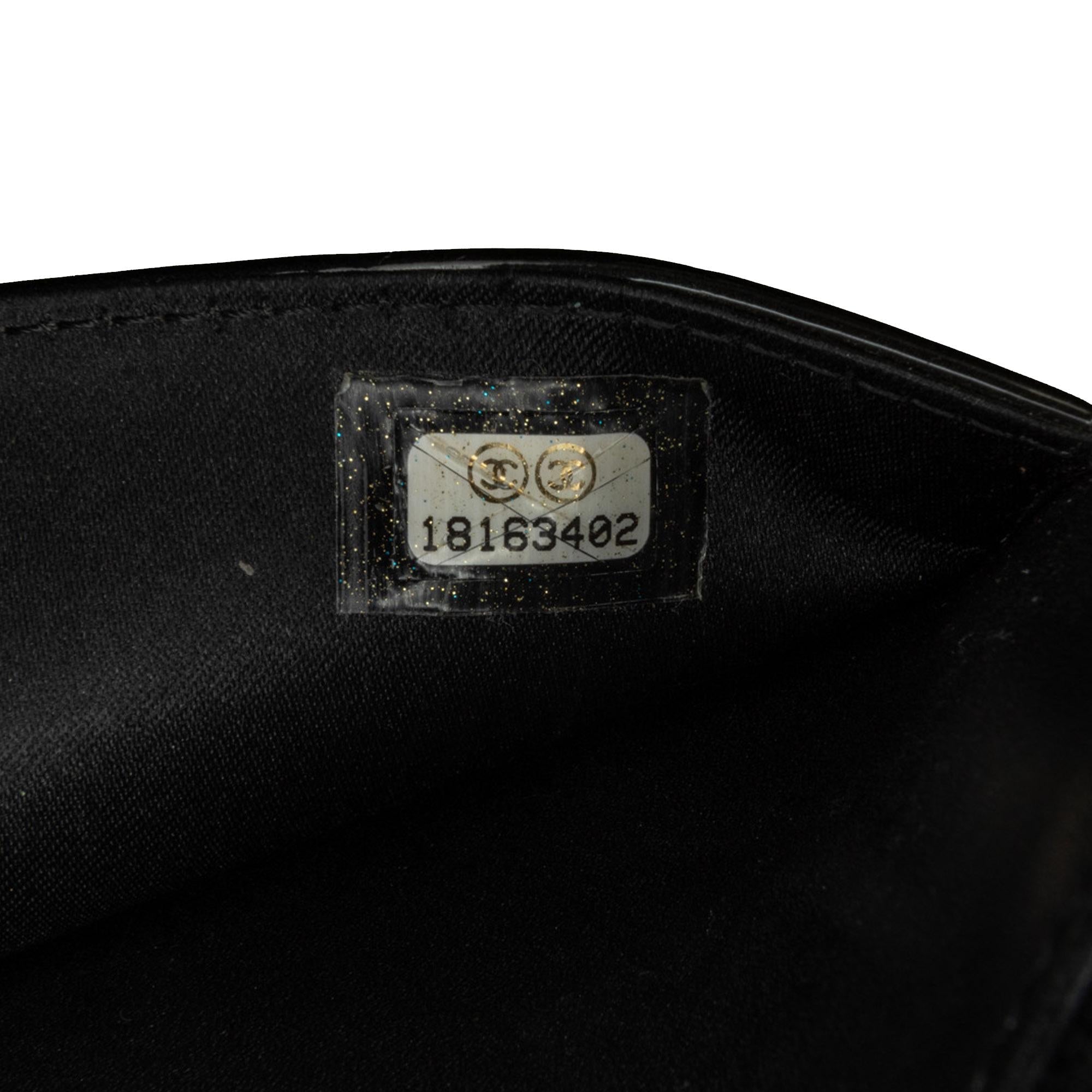 Chanel Patent Camellia Wallet On Chain (SHG-jbYGWh)