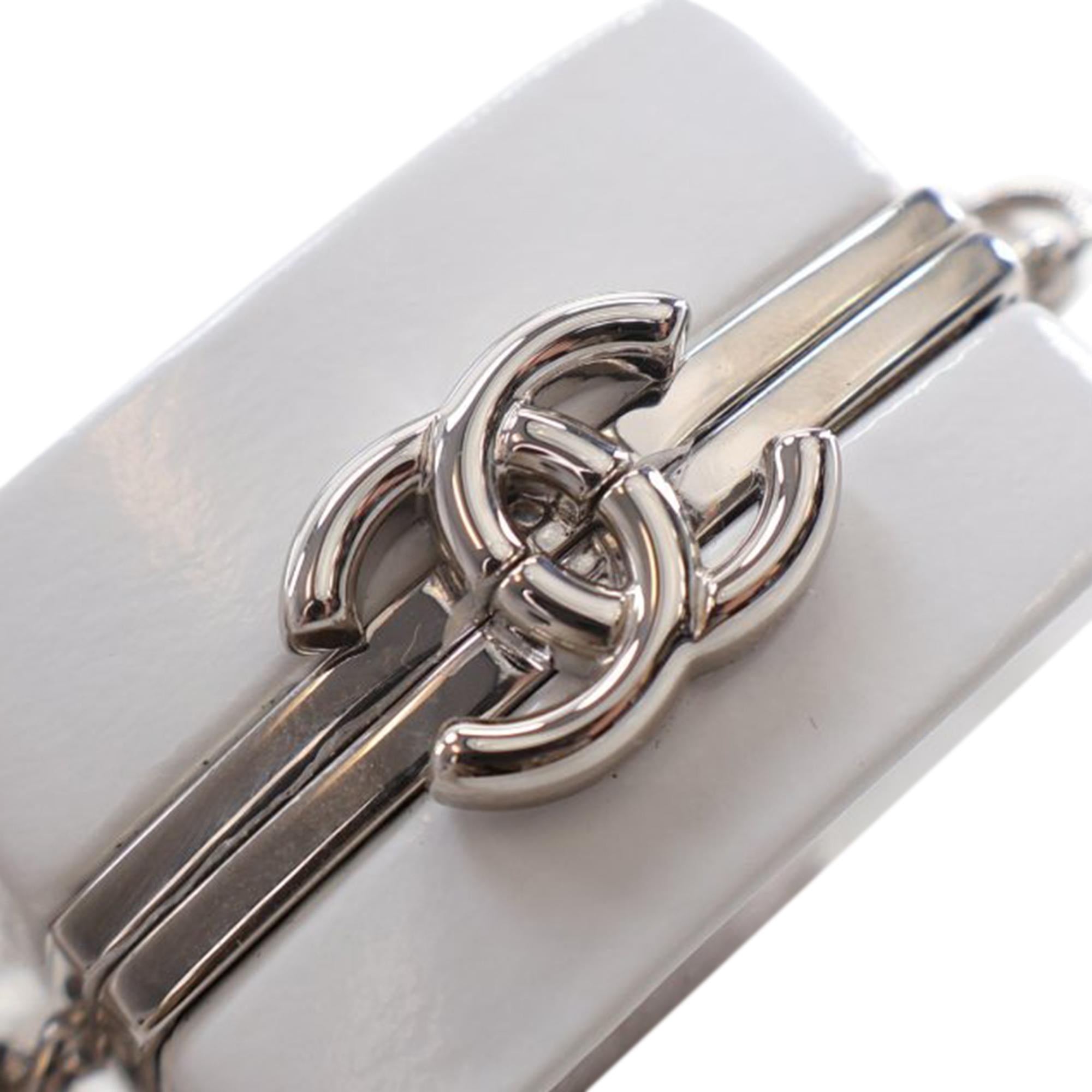Chanel Patent Goatskin Make-Up Box Clutch With Chain (SHG-cNmuxS)