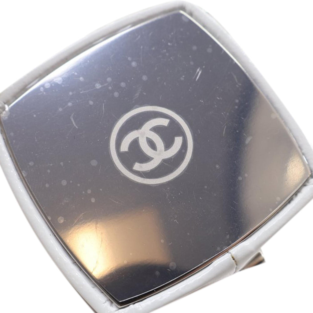 Chanel Patent Goatskin Make-Up Box Clutch With Chain (SHG-cNmuxS)