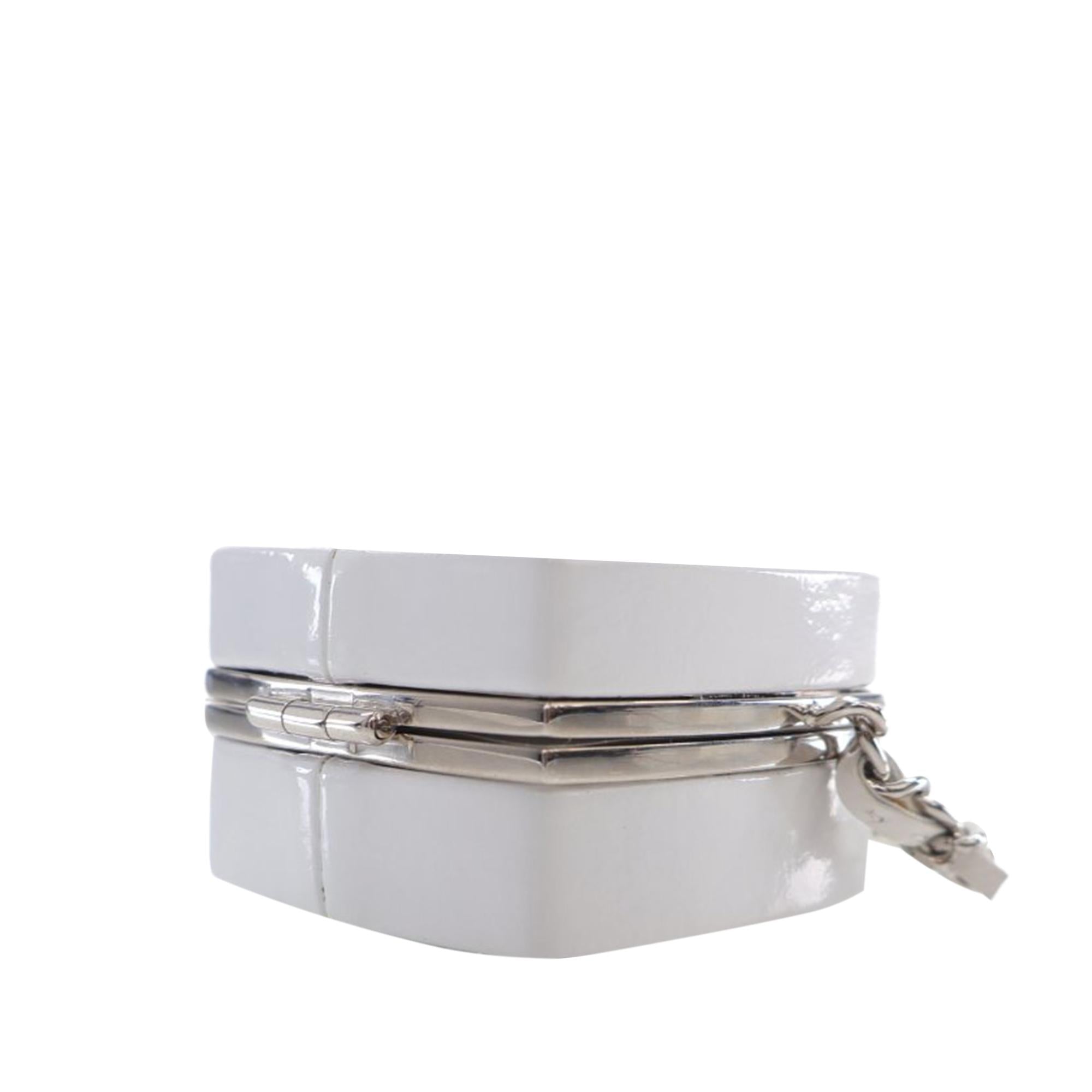 Chanel Patent Goatskin Make-Up Box Clutch With Chain (SHG-cNmuxS)