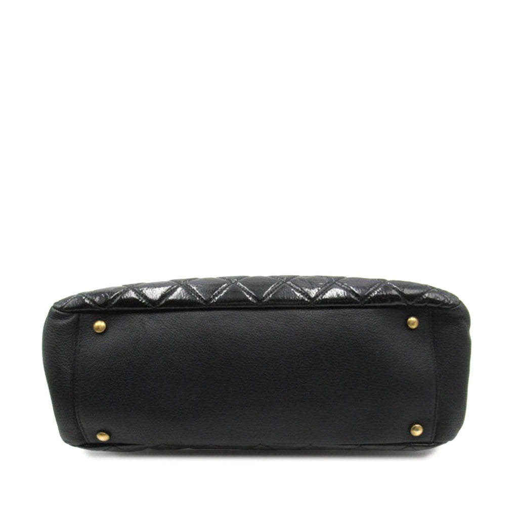 Chanel Patent Goatskin Paris Salzburg CC Eyelet Shoulder Bag (SHG-kMMOtX)
