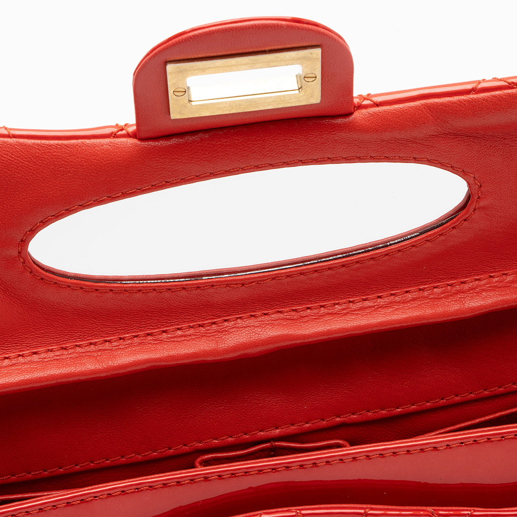 Chanel Patent Leather 2.55 Reissue E/W Clutch (SHF-Og65LE)