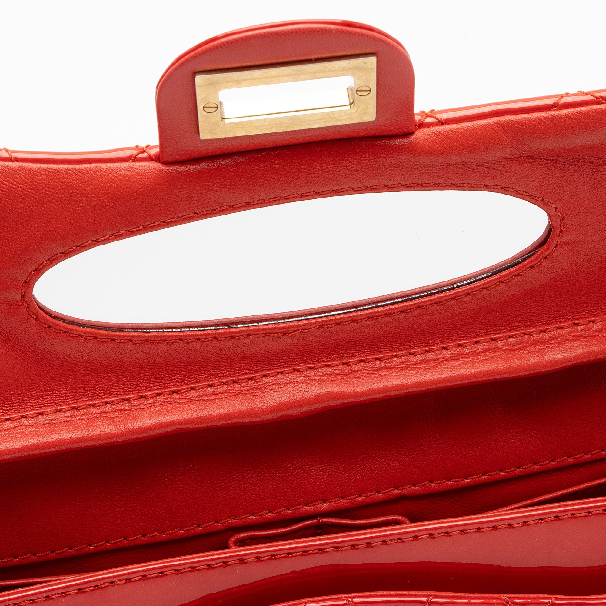 Chanel Patent Leather 2.55 Reissue E/W Clutch (SHF-Og65LE)
