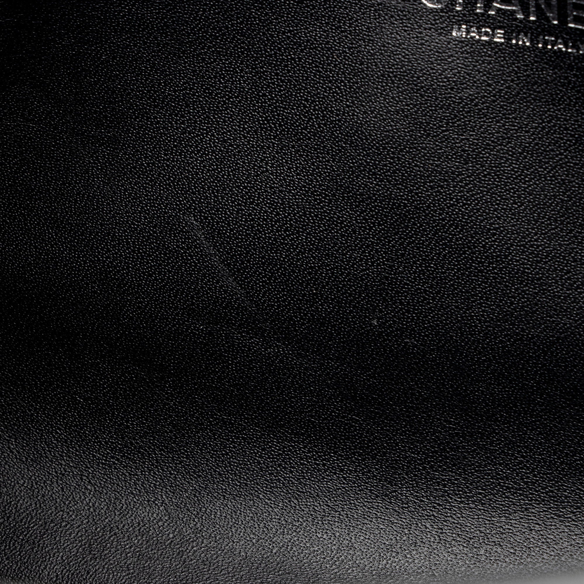 Chanel Patent Leather CC Angle Tote (SHF-a6O8IJ)