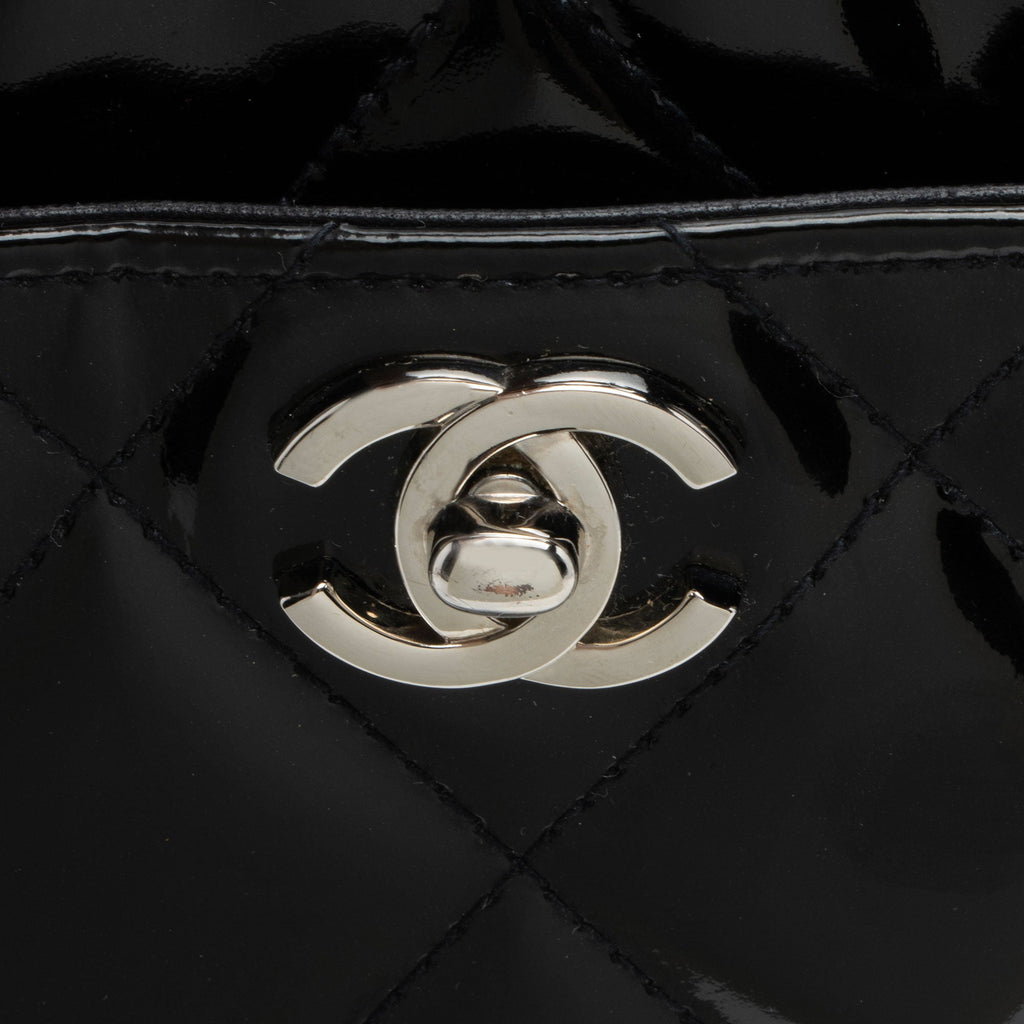 Chanel Vintage Patent Leather CC Bowling Bag (SHF-S9yHE9)