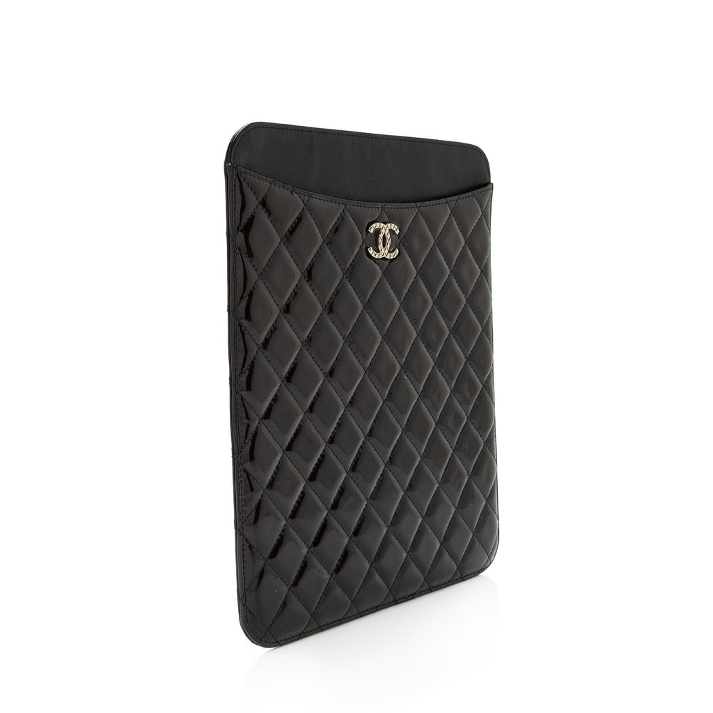 Chanel Patent Leather CC Brilliant iPad Case (SHF-NuaWXc)