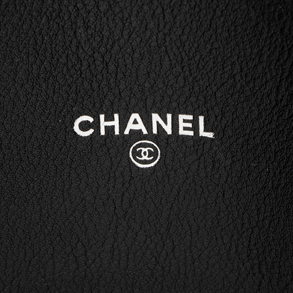 Chanel Patent Leather CC Brilliant iPad Case (SHF-erdd74)