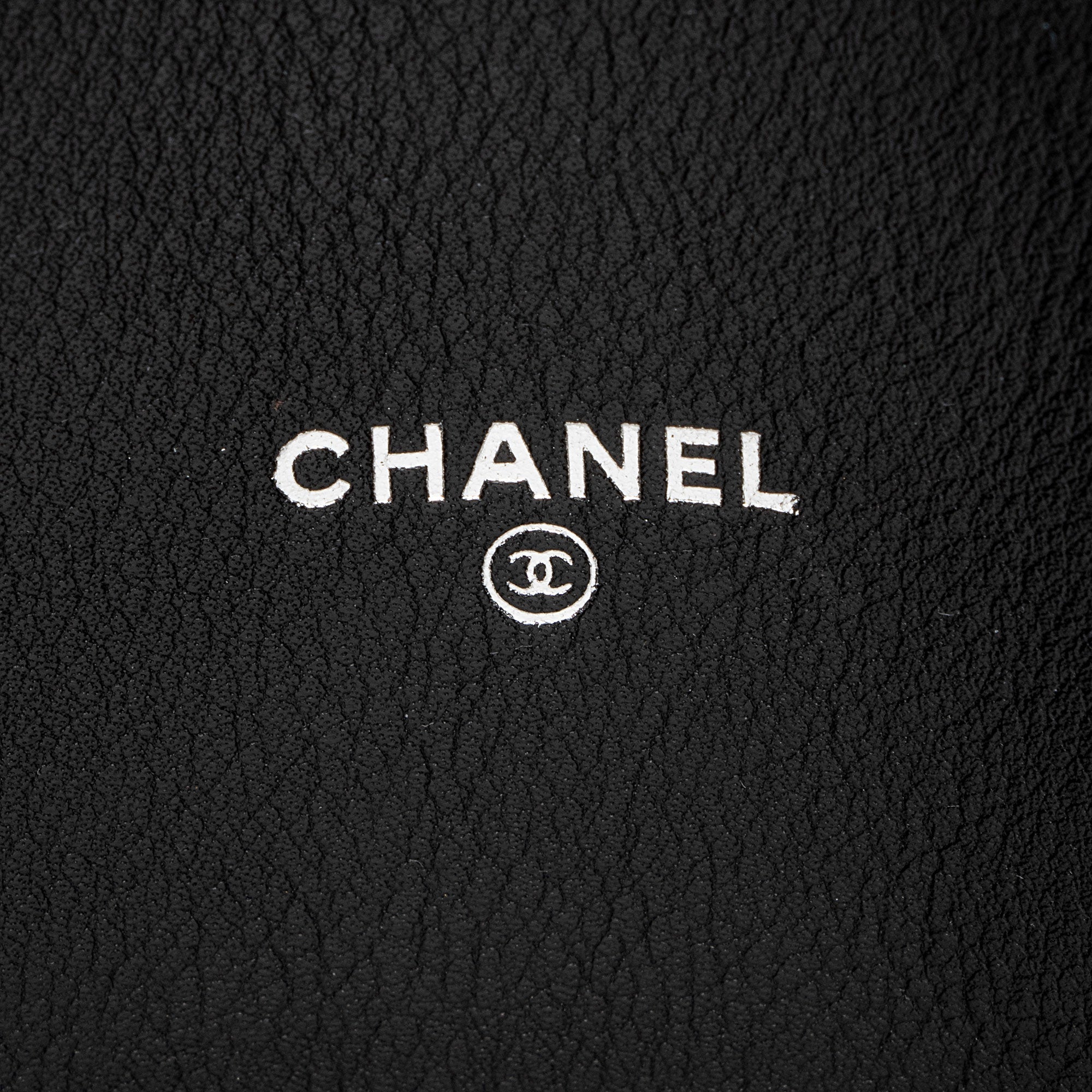 Chanel Patent Leather CC Brilliant iPad Case (SHF-erdd74)