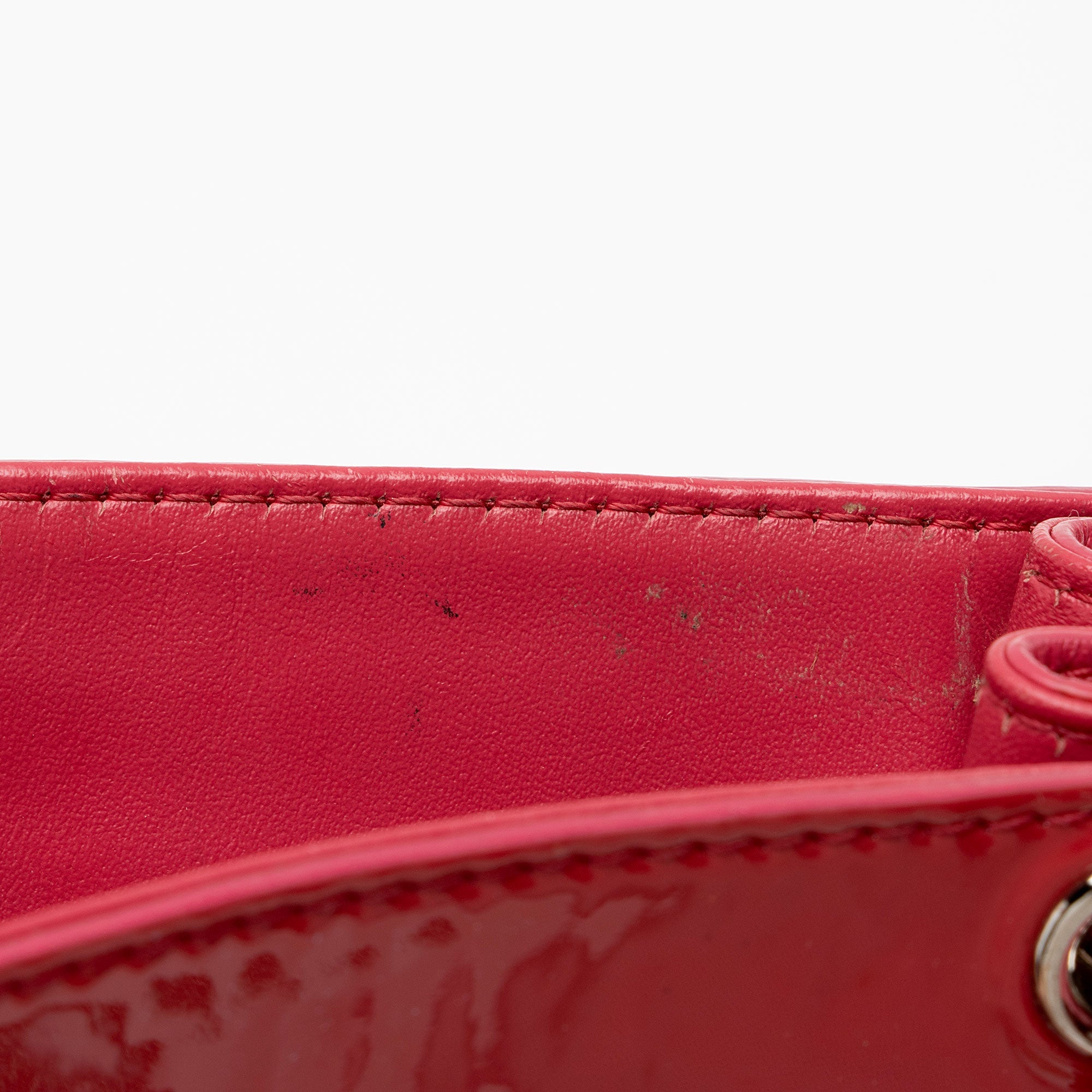 Chanel Patent Leather CC Phone Holder Crossbody (SHF-8mTe1i)