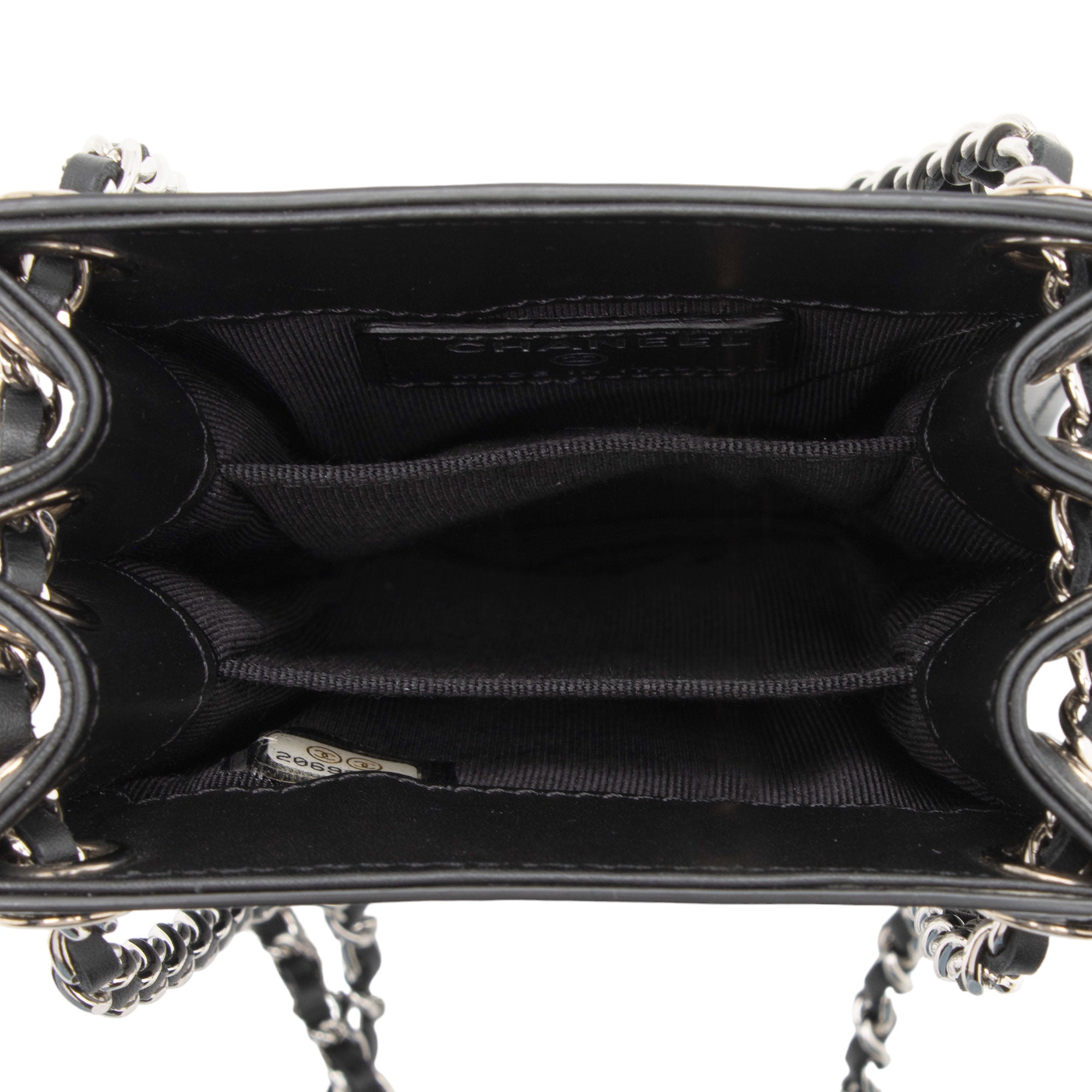 Chanel Patent Leather CC Phone Holder Crossbody (SHF-VnP7Do)