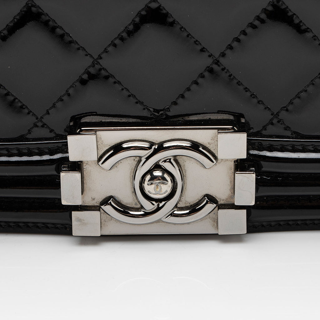 Chanel Patent Leather Chevron New Medium Boy Bag (SHF-jPhBdY)