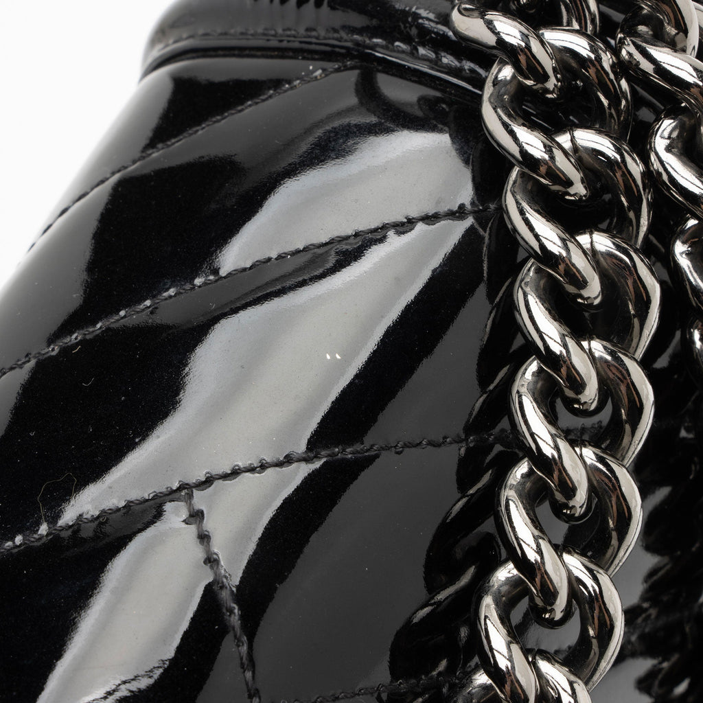Chanel Patent Leather Chevron New Medium Boy Bag (SHF-jPhBdY)