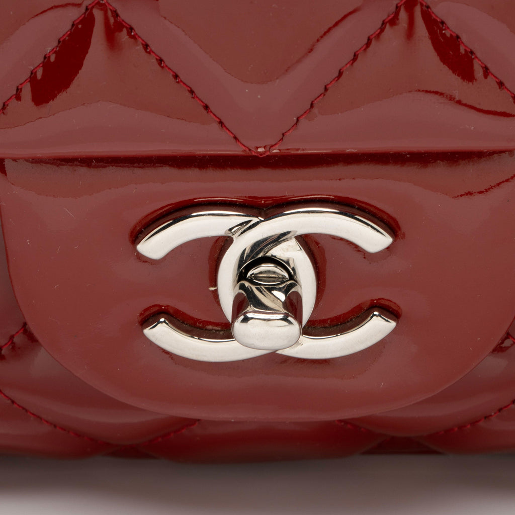 Chanel Patent Leather Classic Jumbo Double Flap Bag (SHF-Sit8OS)