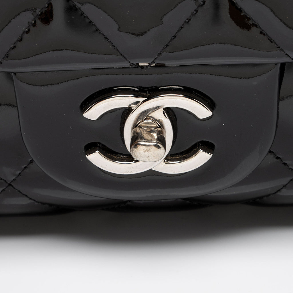 Chanel Patent Leather Classic Jumbo Double Flap Bag (SHF-zuaFhW)