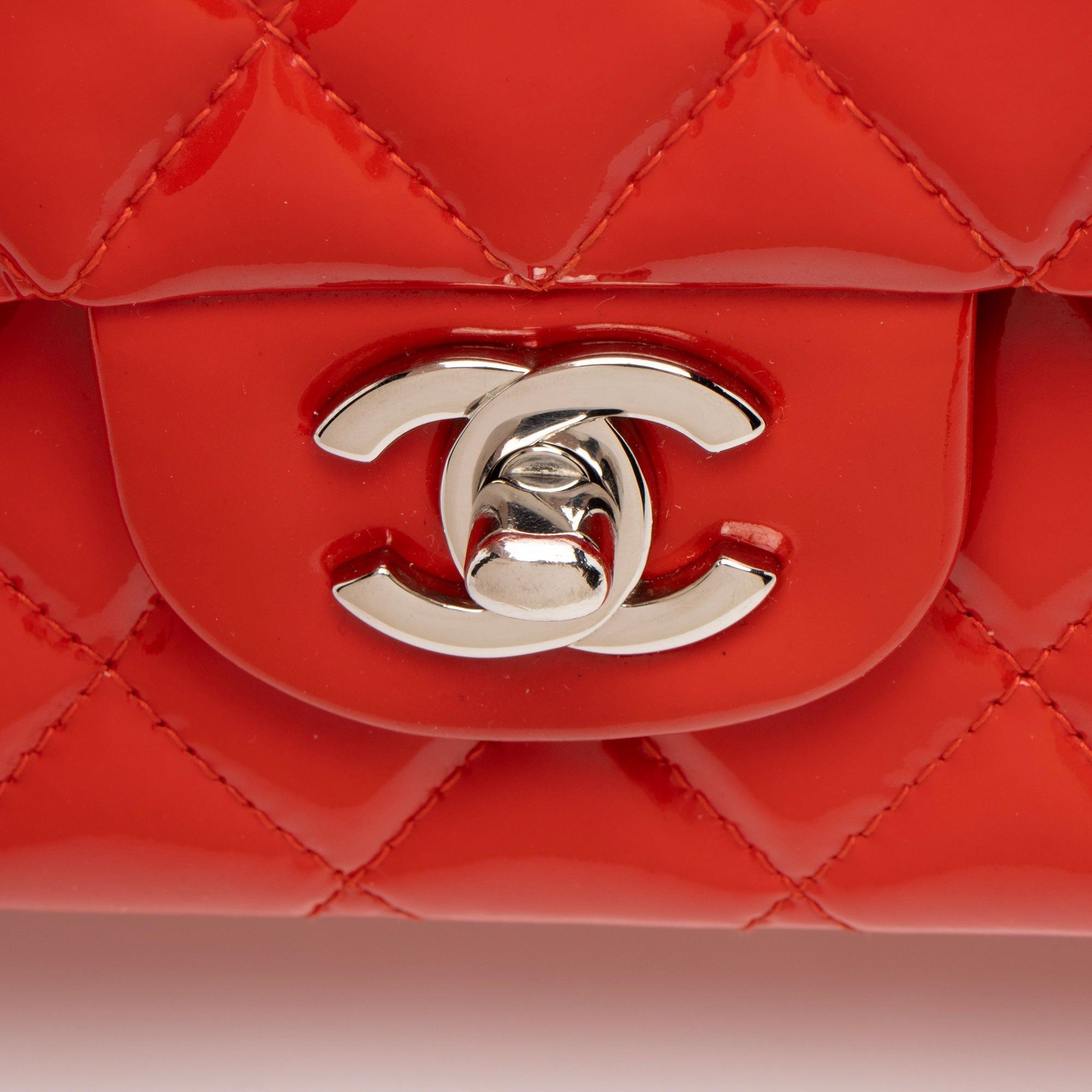 Chanel Patent Leather Classic Medium Double Flap Bag (SHF-N0PJ3H)