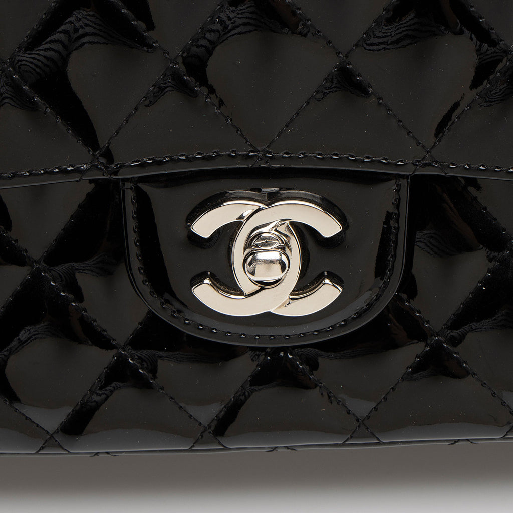 Chanel Patent Leather Classic Medium Double Flap Bag (SHF-XaMpG8)