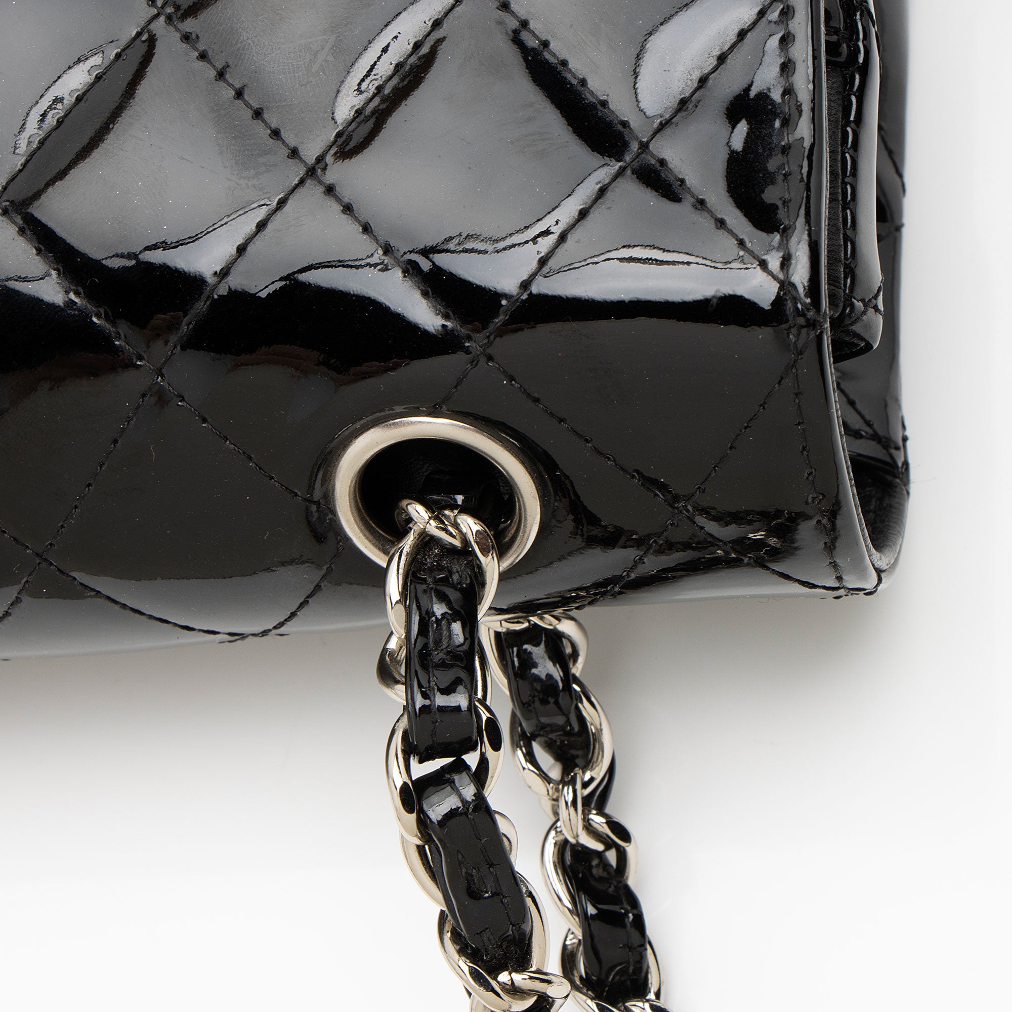 Chanel Patent Leather Classic Medium Double Flap Bag (SHF-XaMpG8)