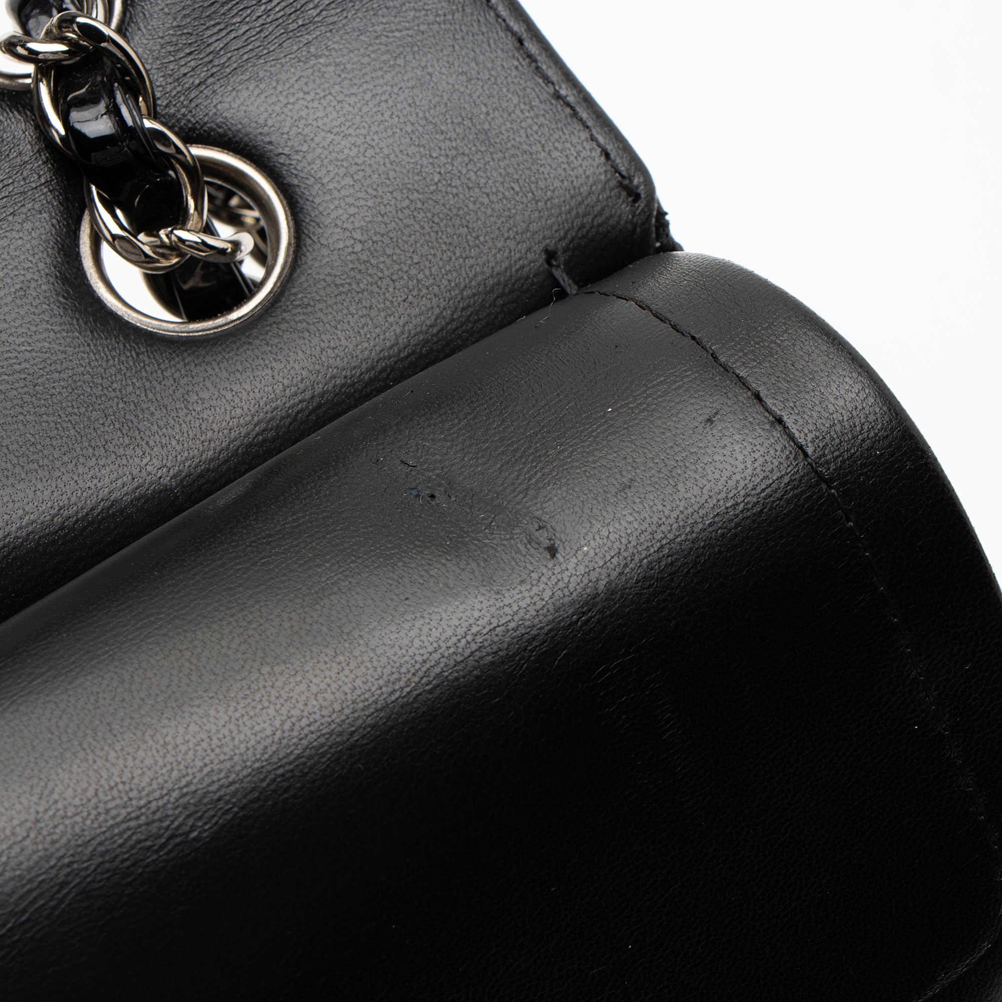 Chanel Patent Leather Classic Medium Double Flap Bag (SHF-XaMpG8)