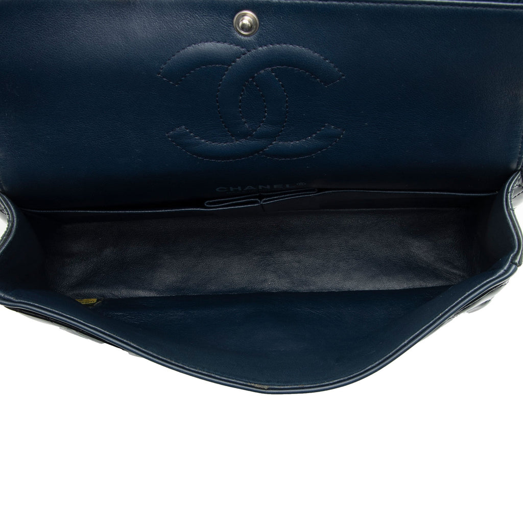 Chanel Patent Leather Classic Medium Double Flap Bag (SHF-lLuqxa)