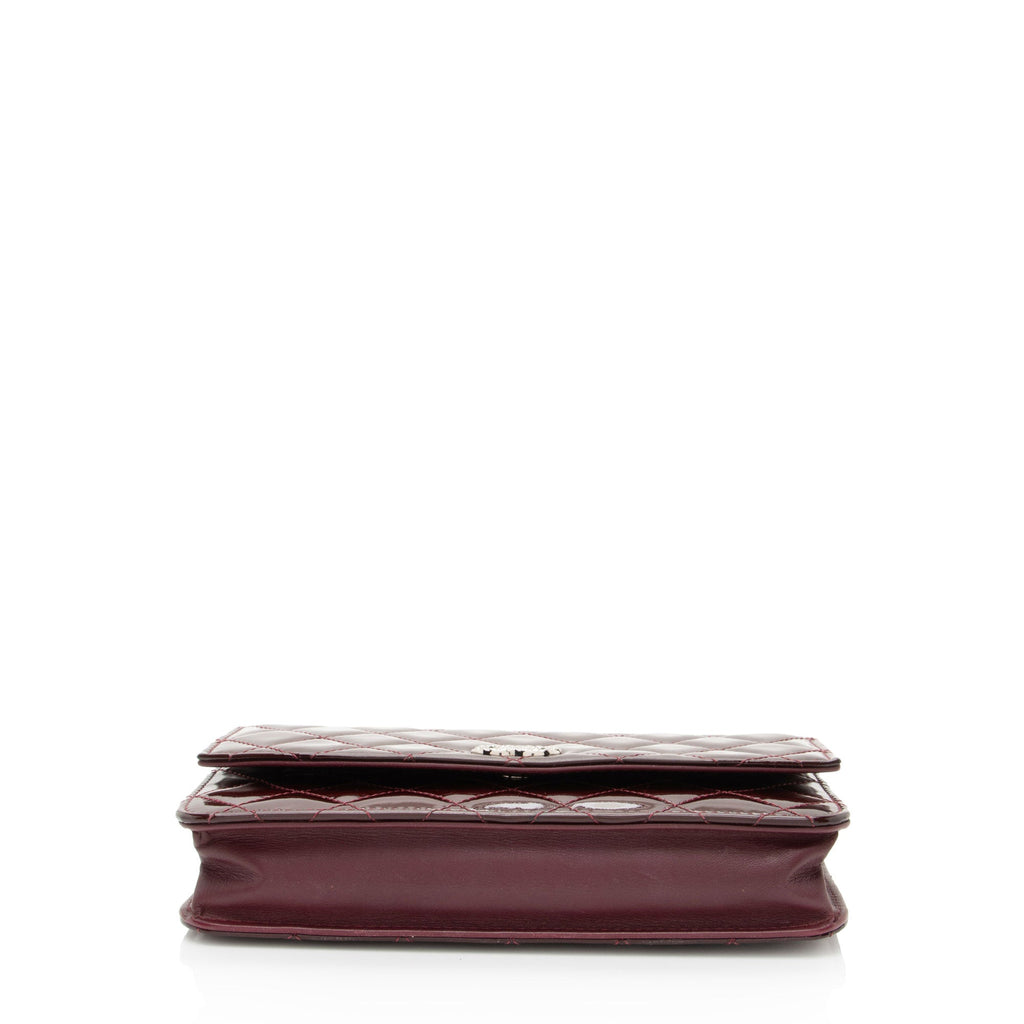 Chanel Patent Leather Classic Wallet on Chain (SHF-toY5Wd)